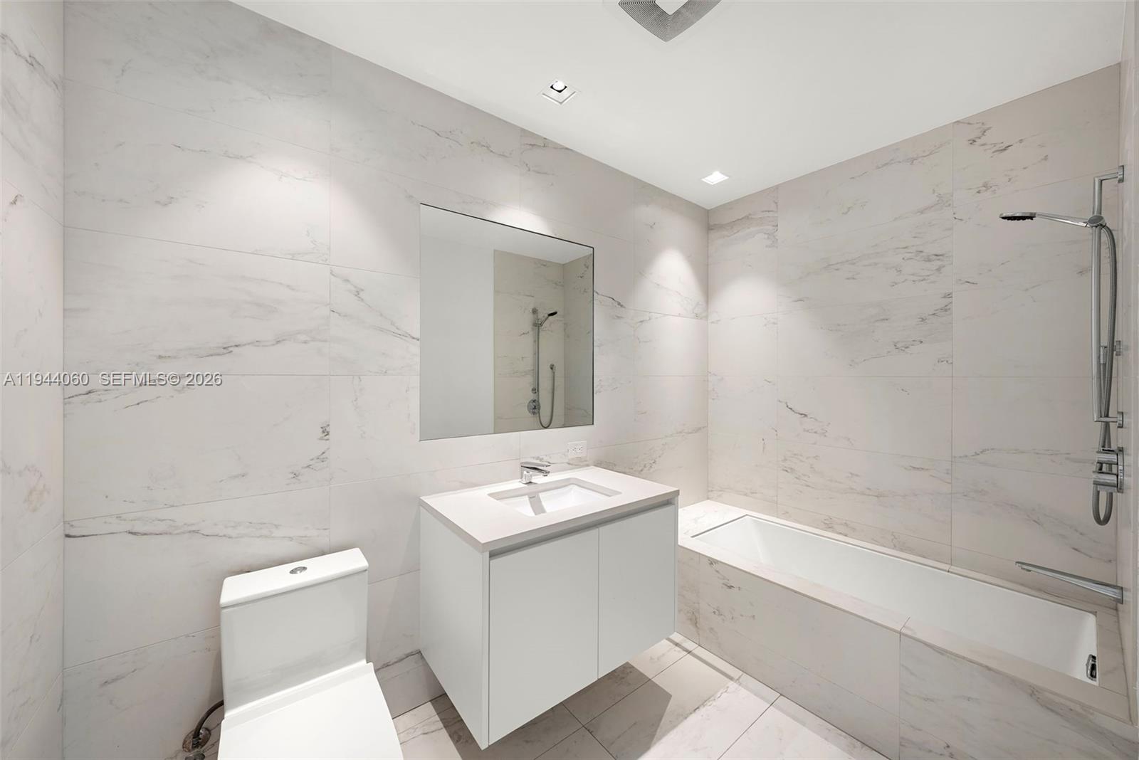 image One Thousand Museum (1000 Museum)43