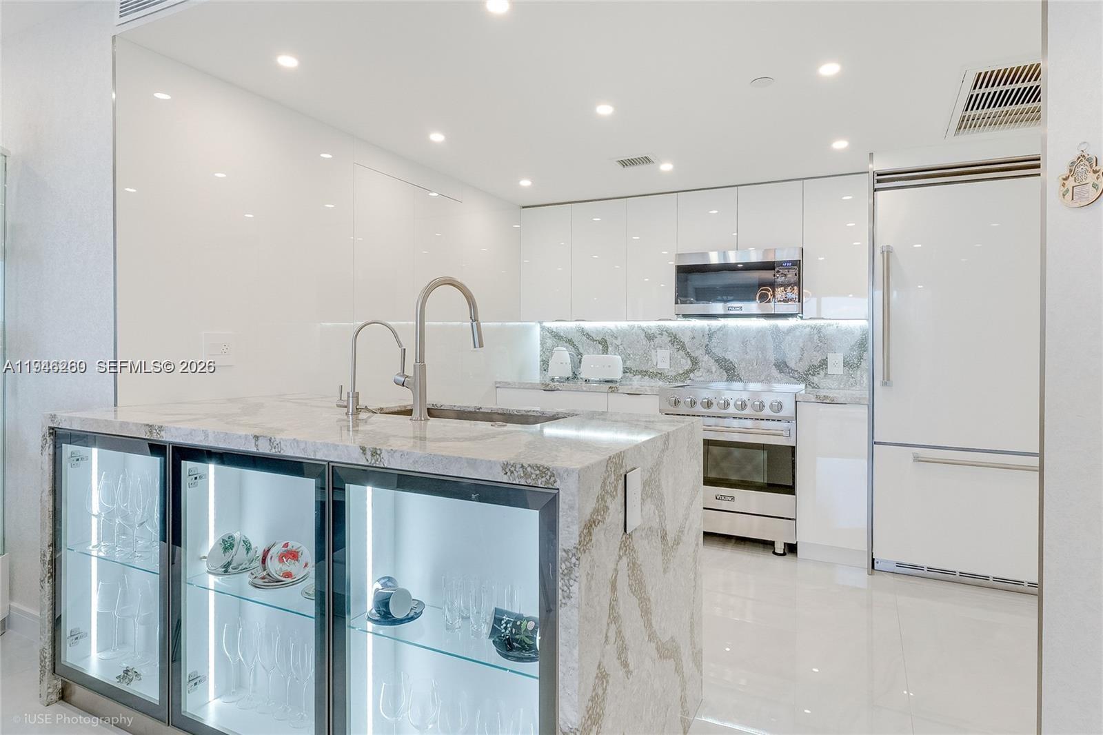 image Ocean Four Condo9