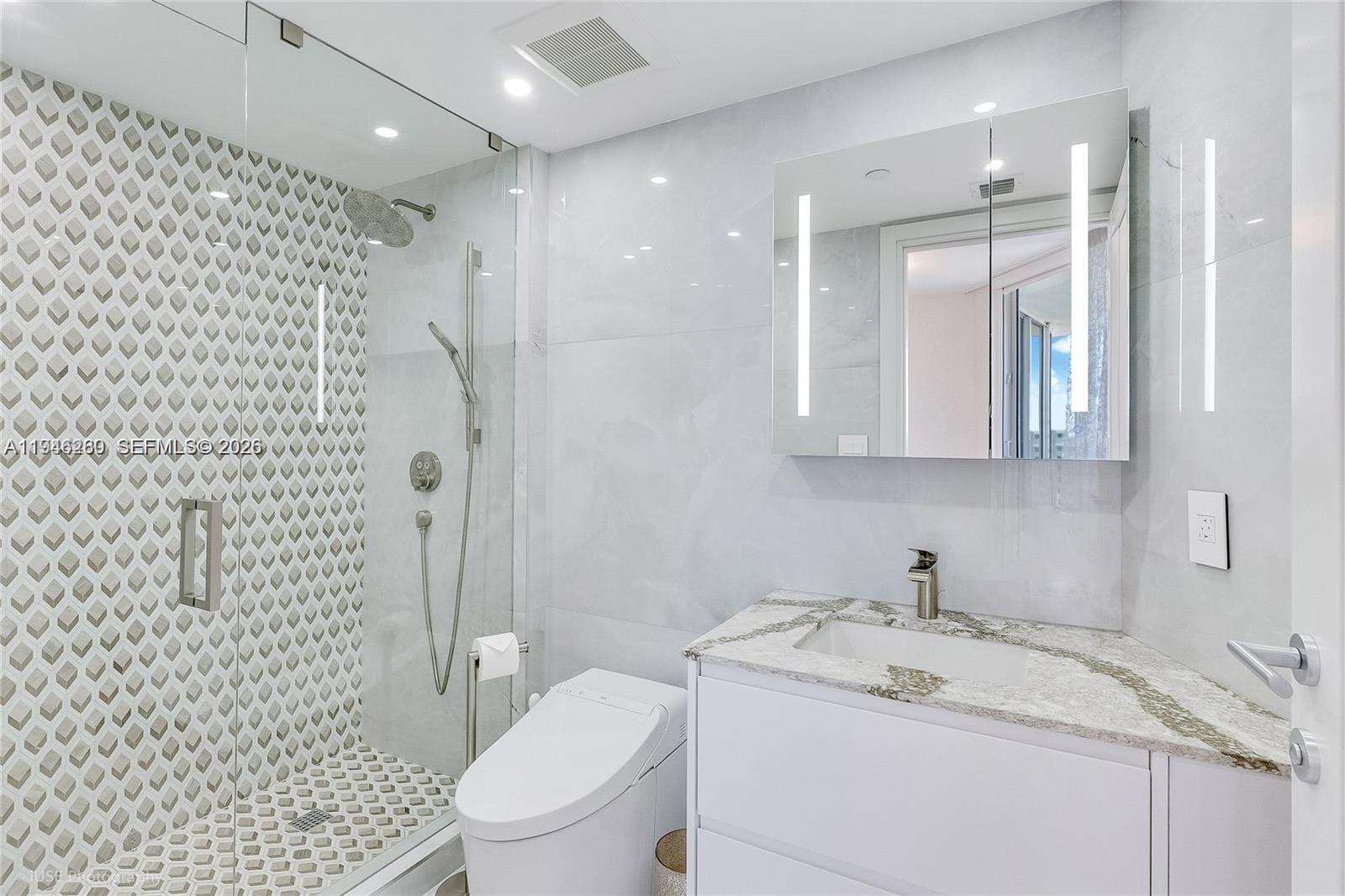 image Ocean Four Condo17