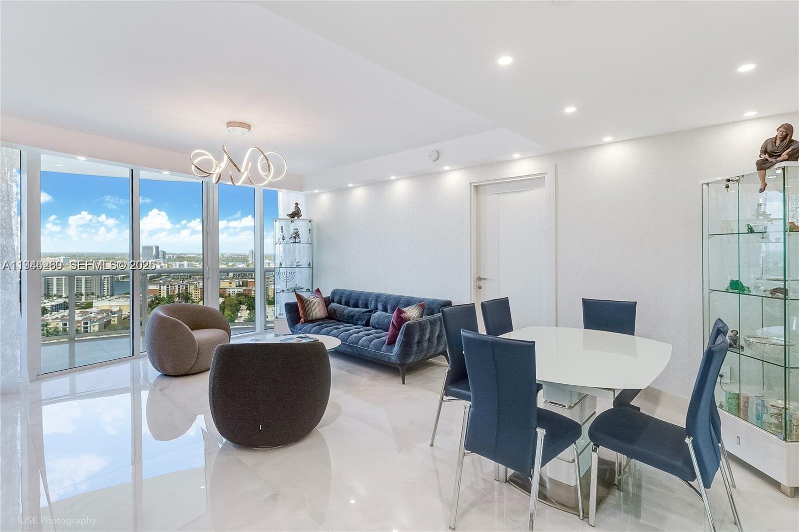 image Ocean Four Condo5