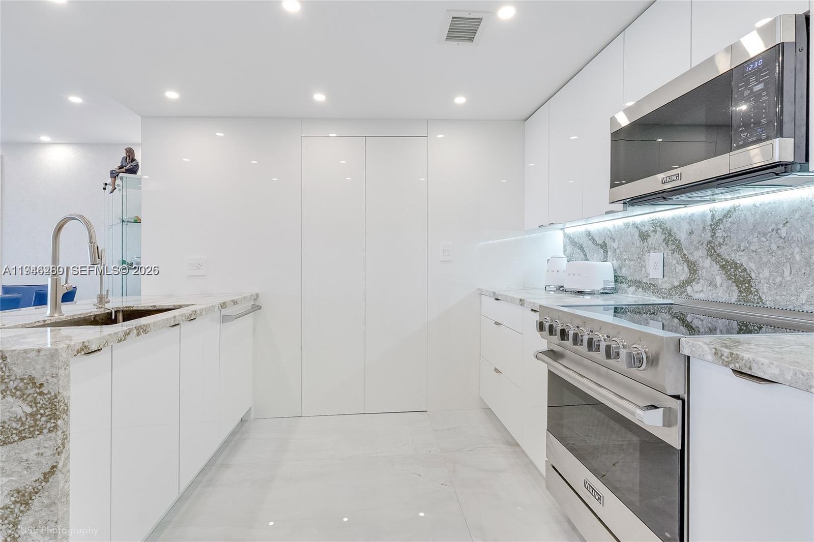 image Ocean Four Condo8