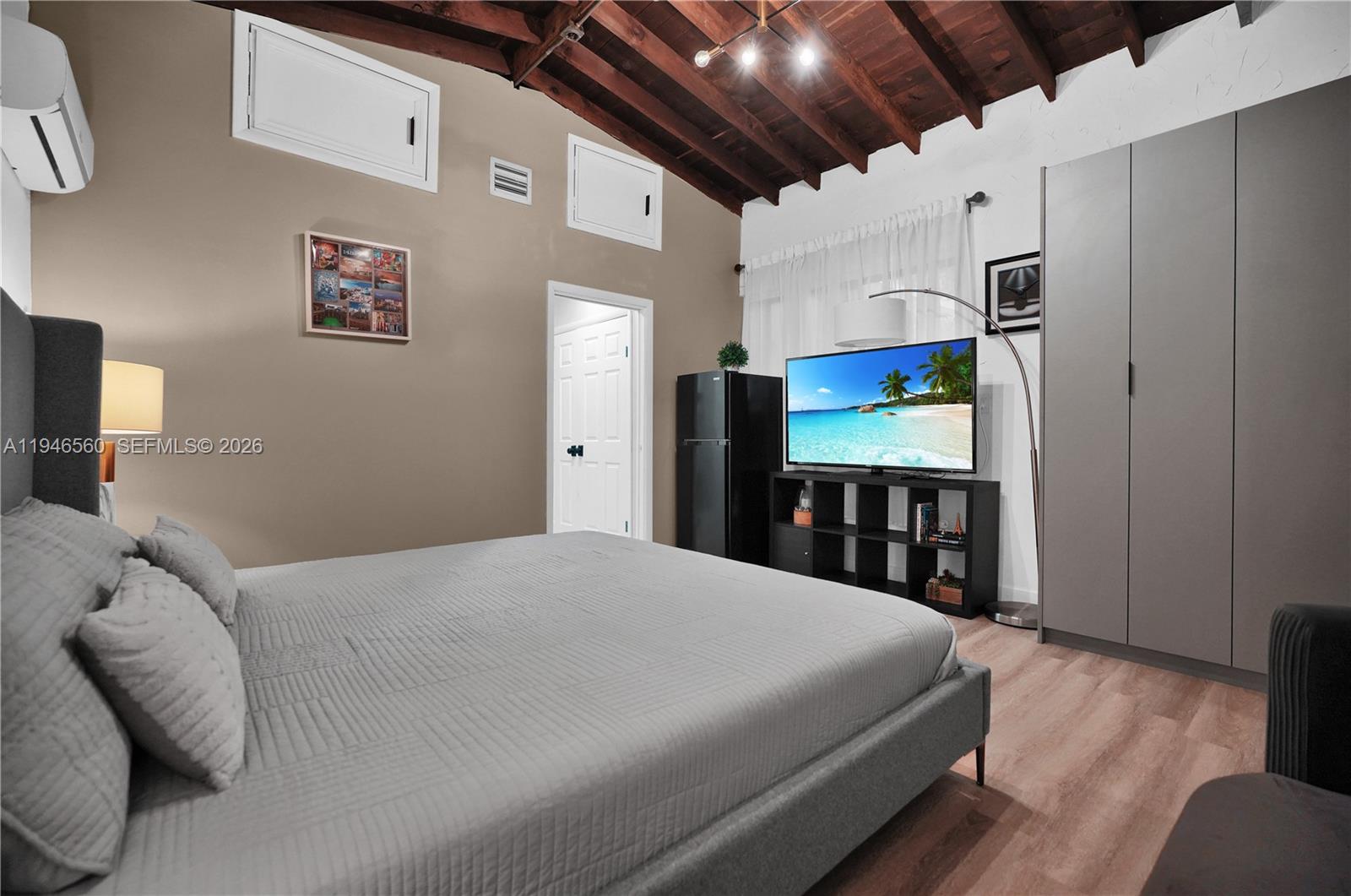 11905 NE 6th Ave Biscayne Park, FL 33161