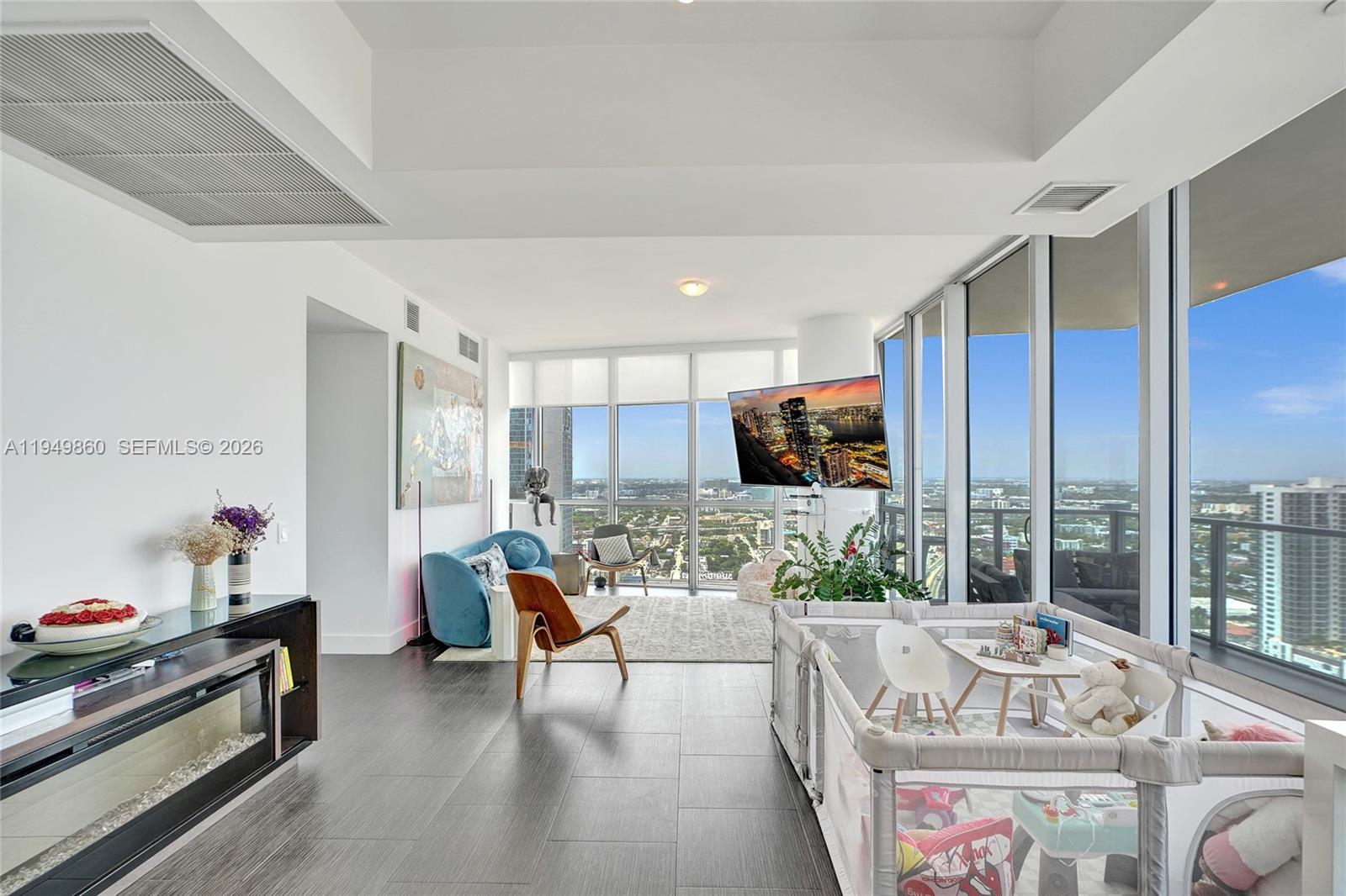 1100 Biscayne Blvd #3708 Miami, FL 33132