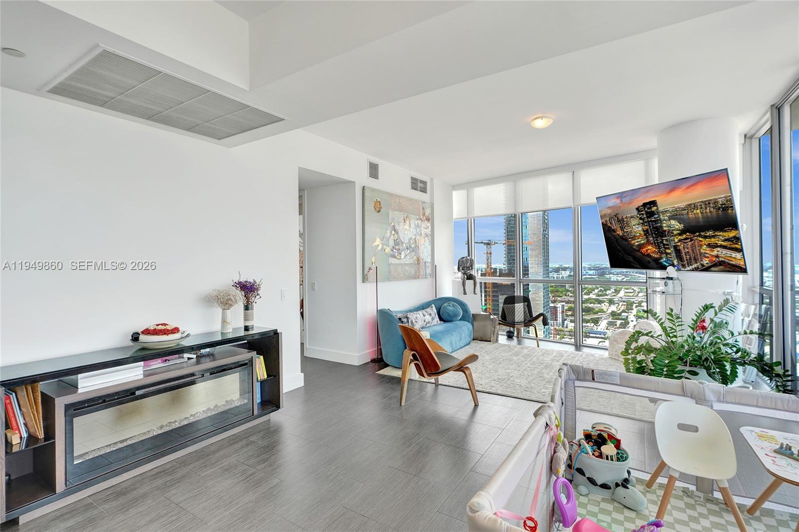 1100 Biscayne Blvd #3708 Miami, FL 33132