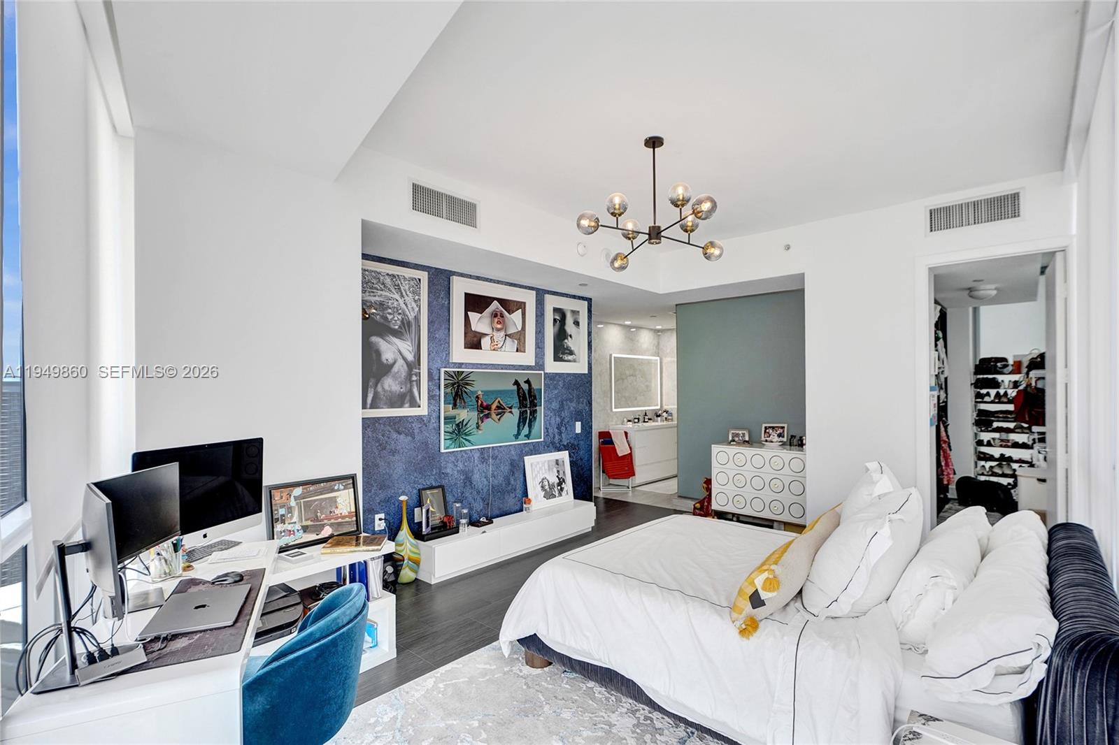 1100 Biscayne Blvd #3708 Miami, FL 33132