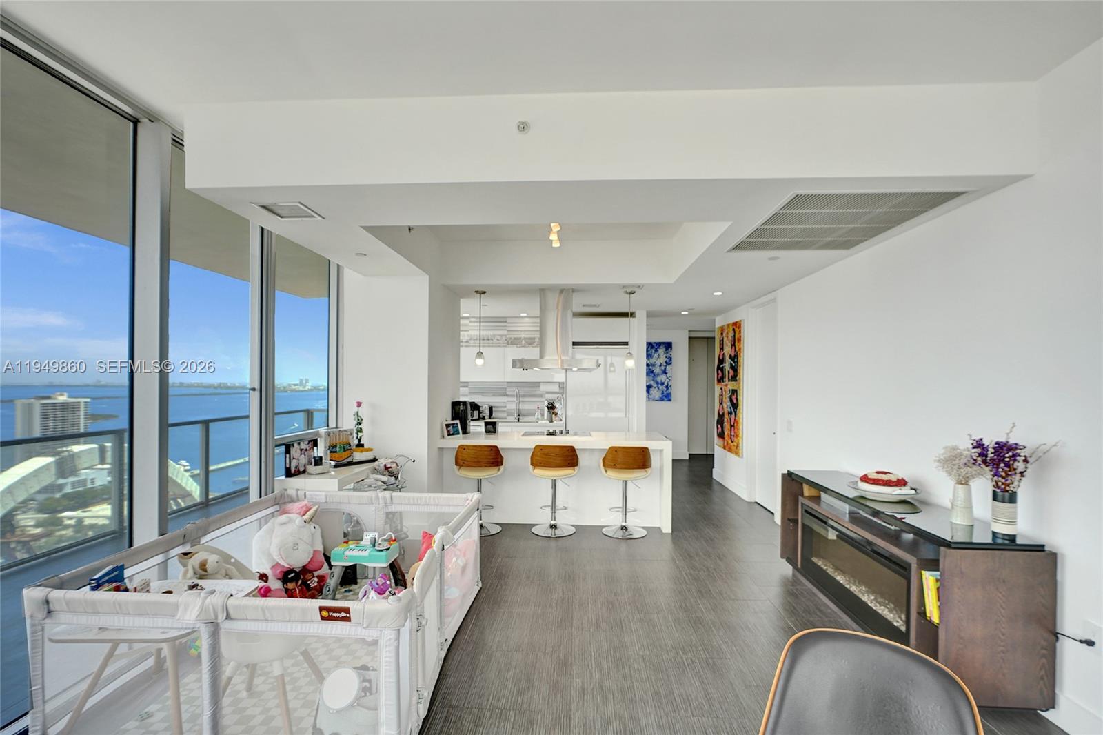 1100 Biscayne Blvd #3708 Miami, FL 33132