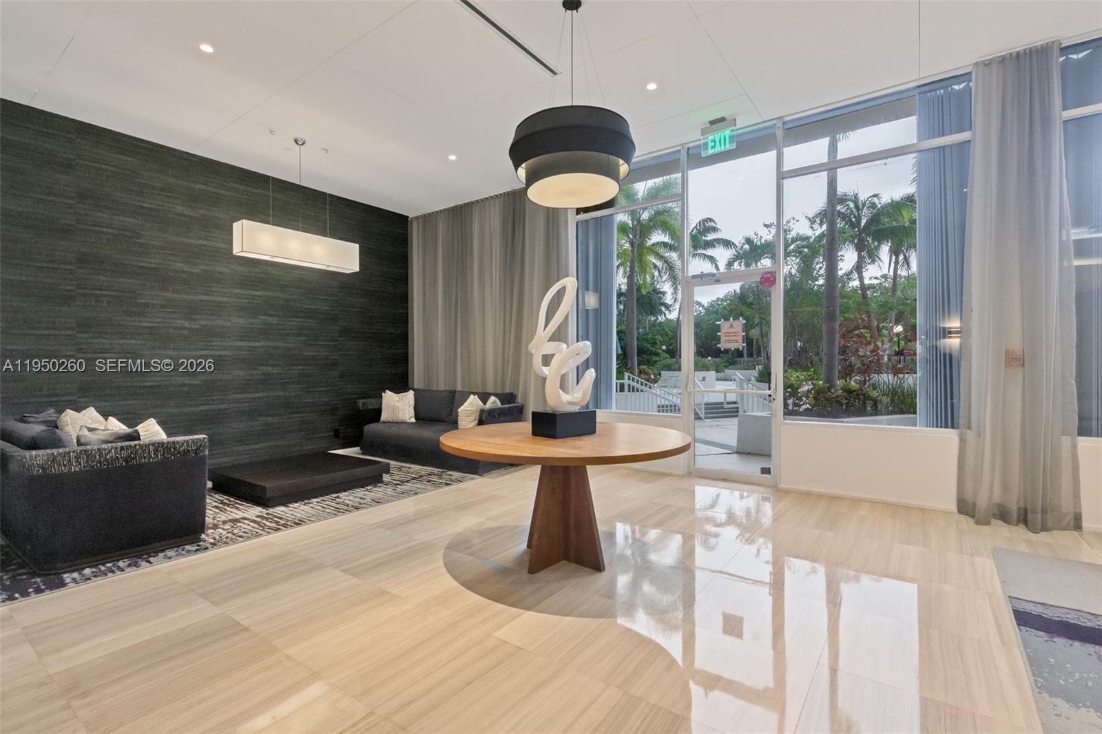 image Arlen House East40