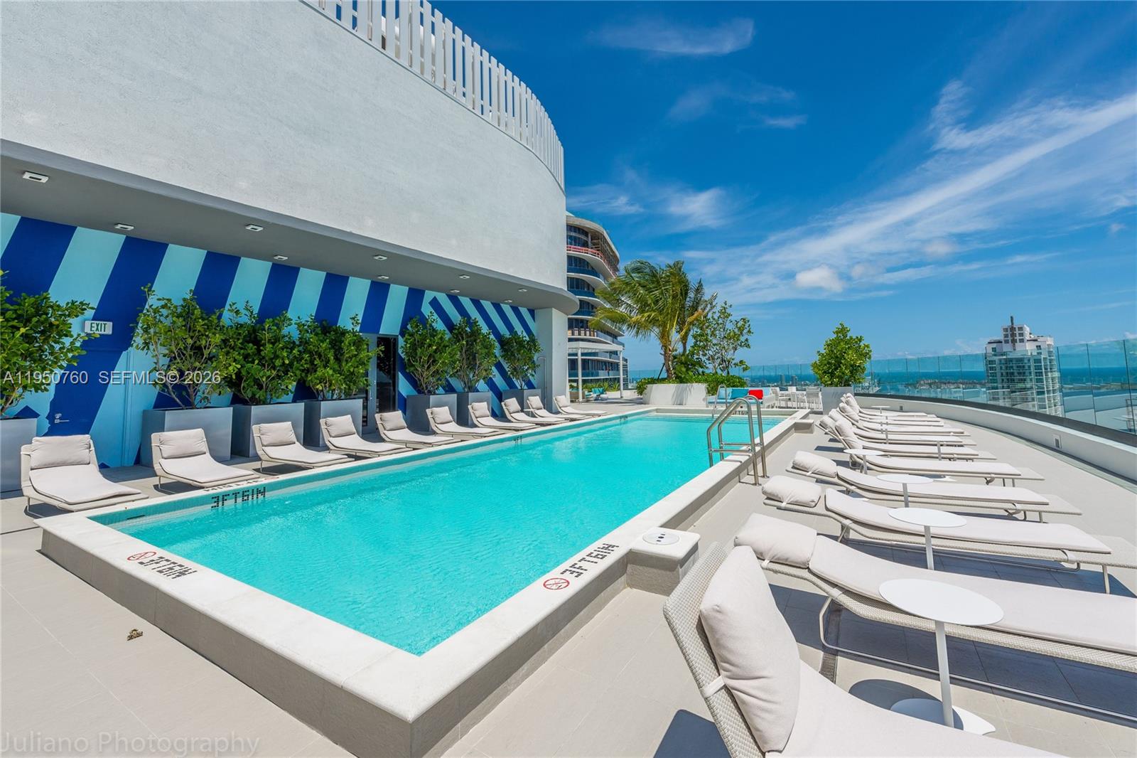 55 SW 9th St #PH4603 Miami, FL 33130