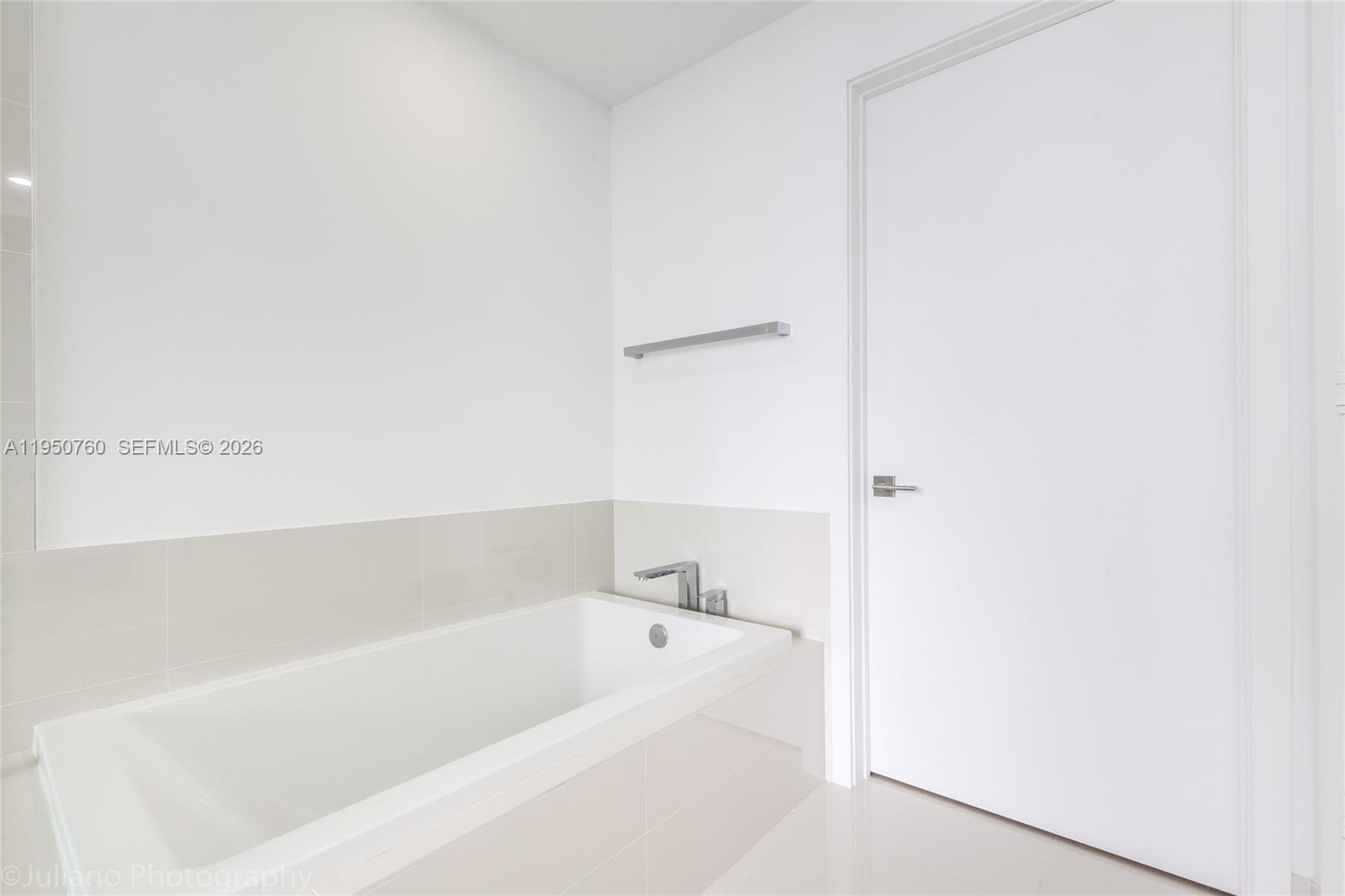 55 SW 9th St #PH4603 Miami, FL 33130