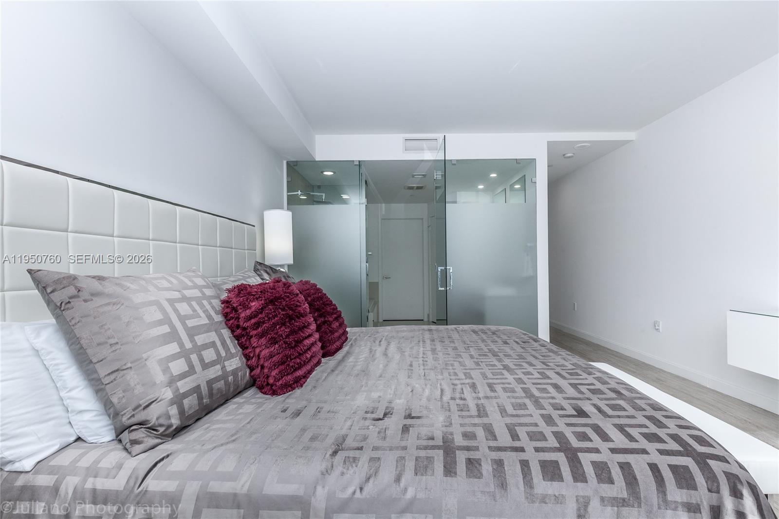 55 SW 9th St #PH4603 Miami, FL 33130