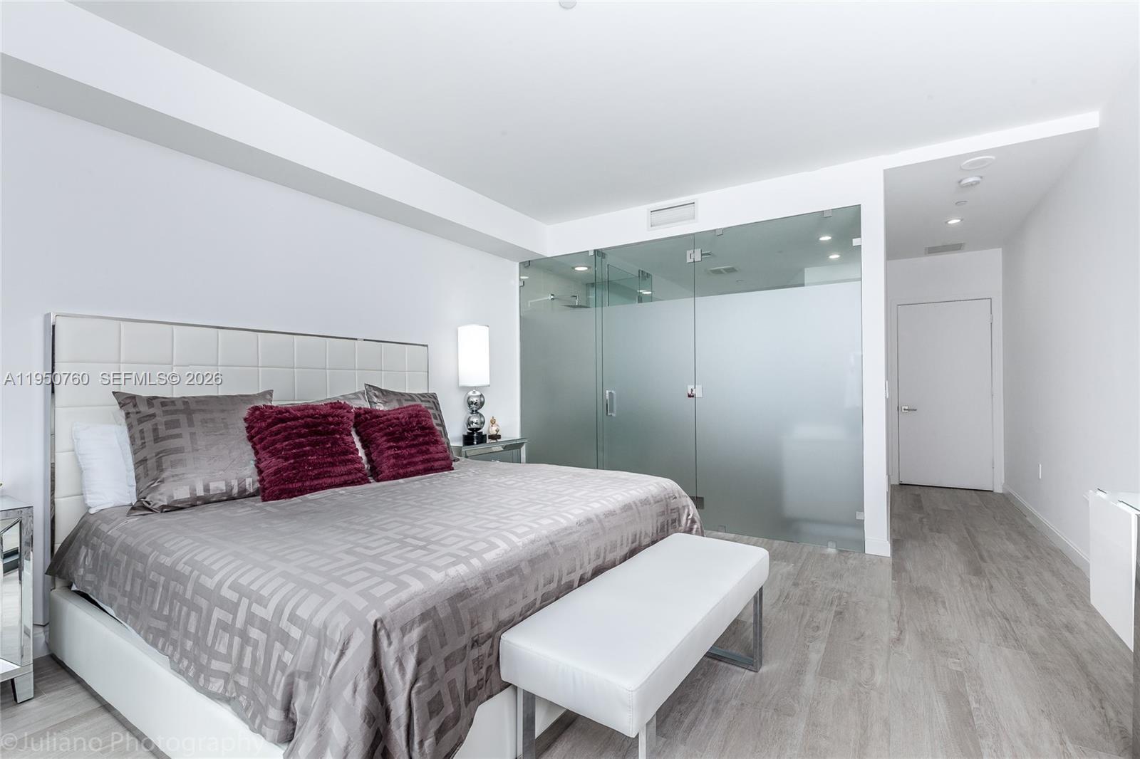 55 SW 9th St #PH4603 Miami, FL 33130