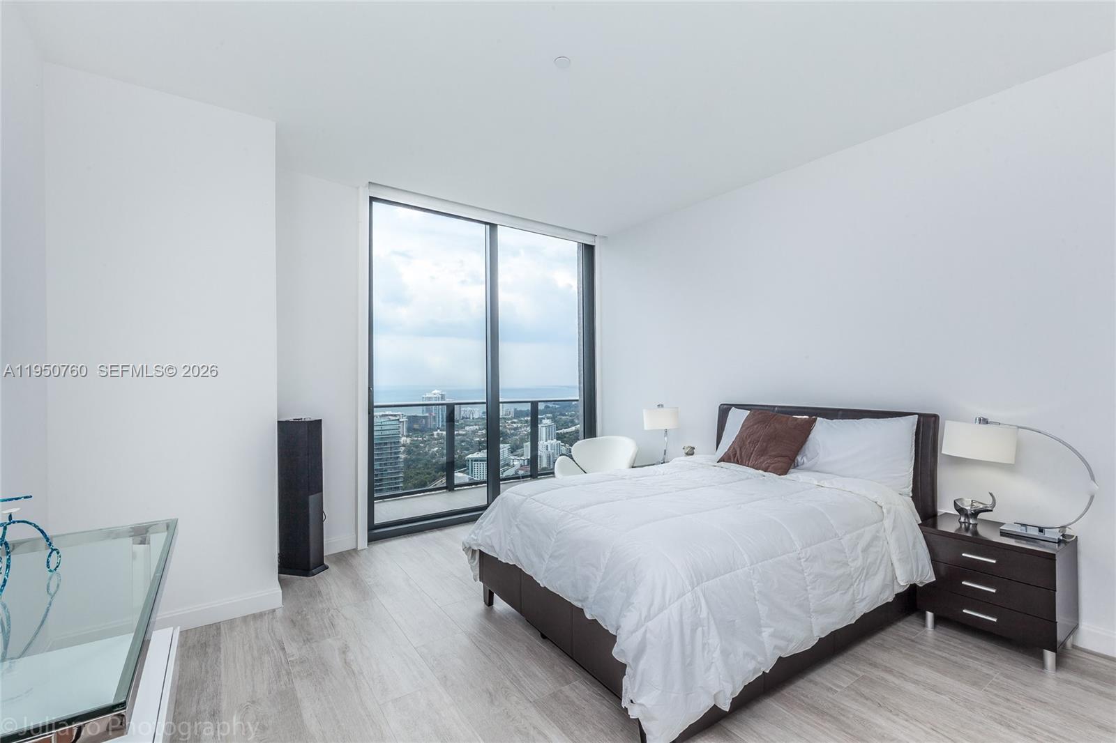 55 SW 9th St #PH4603 Miami, FL 33130