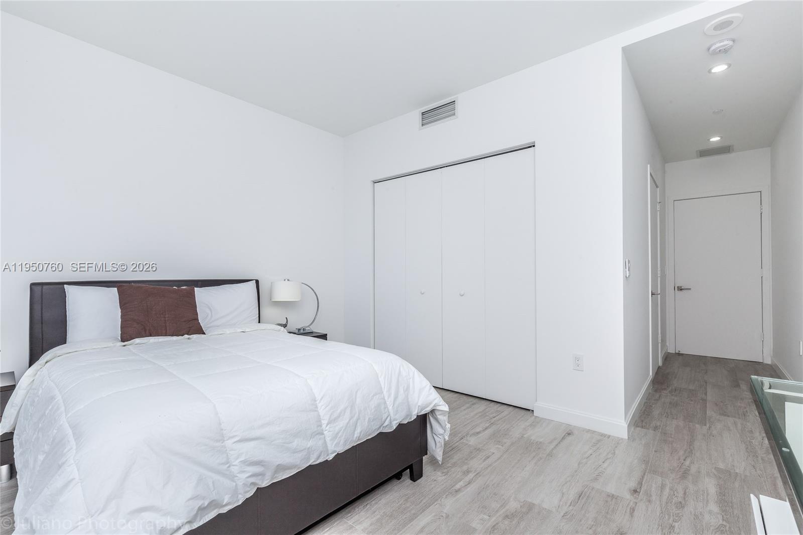 55 SW 9th St #PH4603 Miami, FL 33130