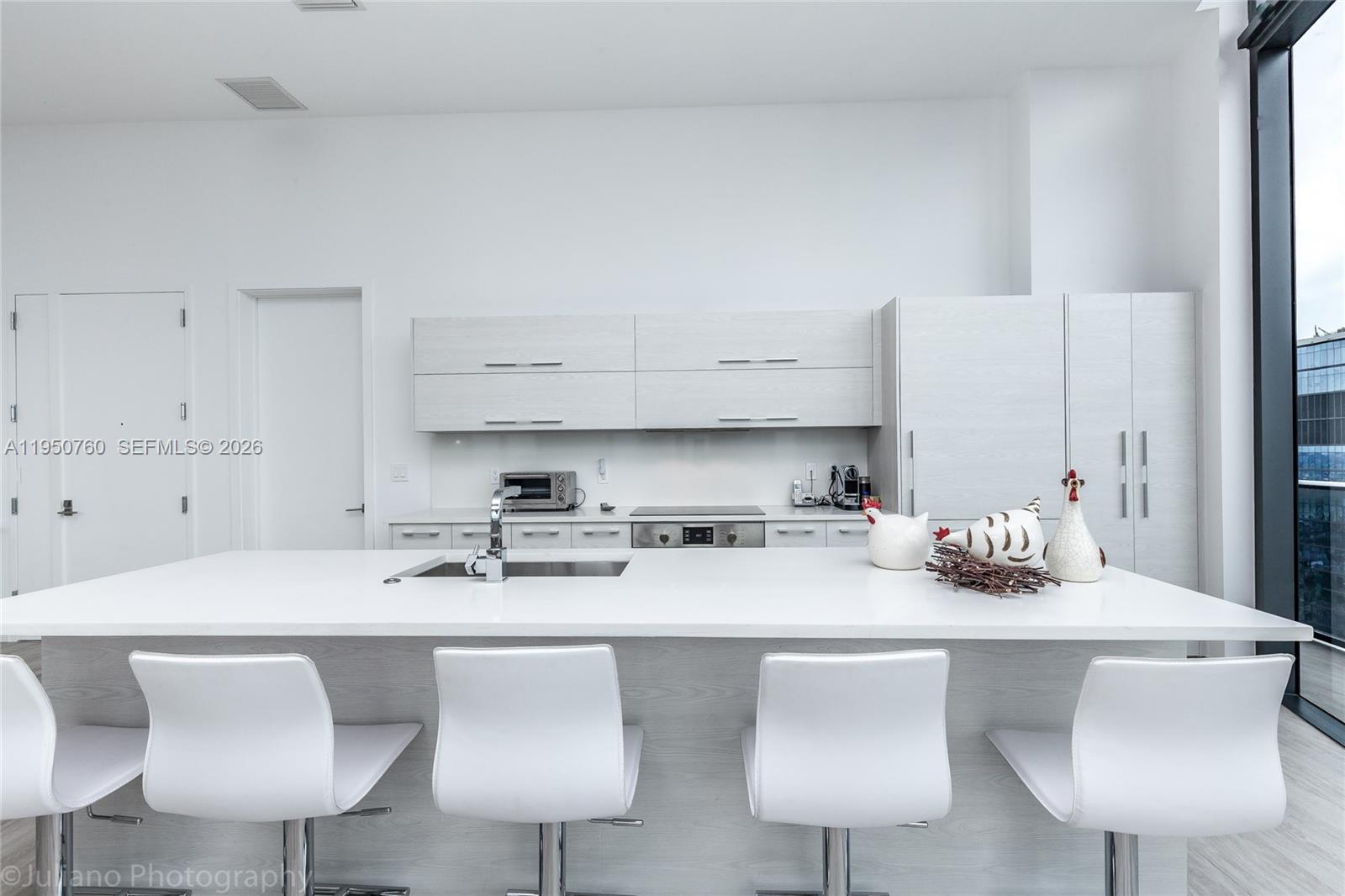 55 SW 9th St #PH4603 Miami, FL 33130