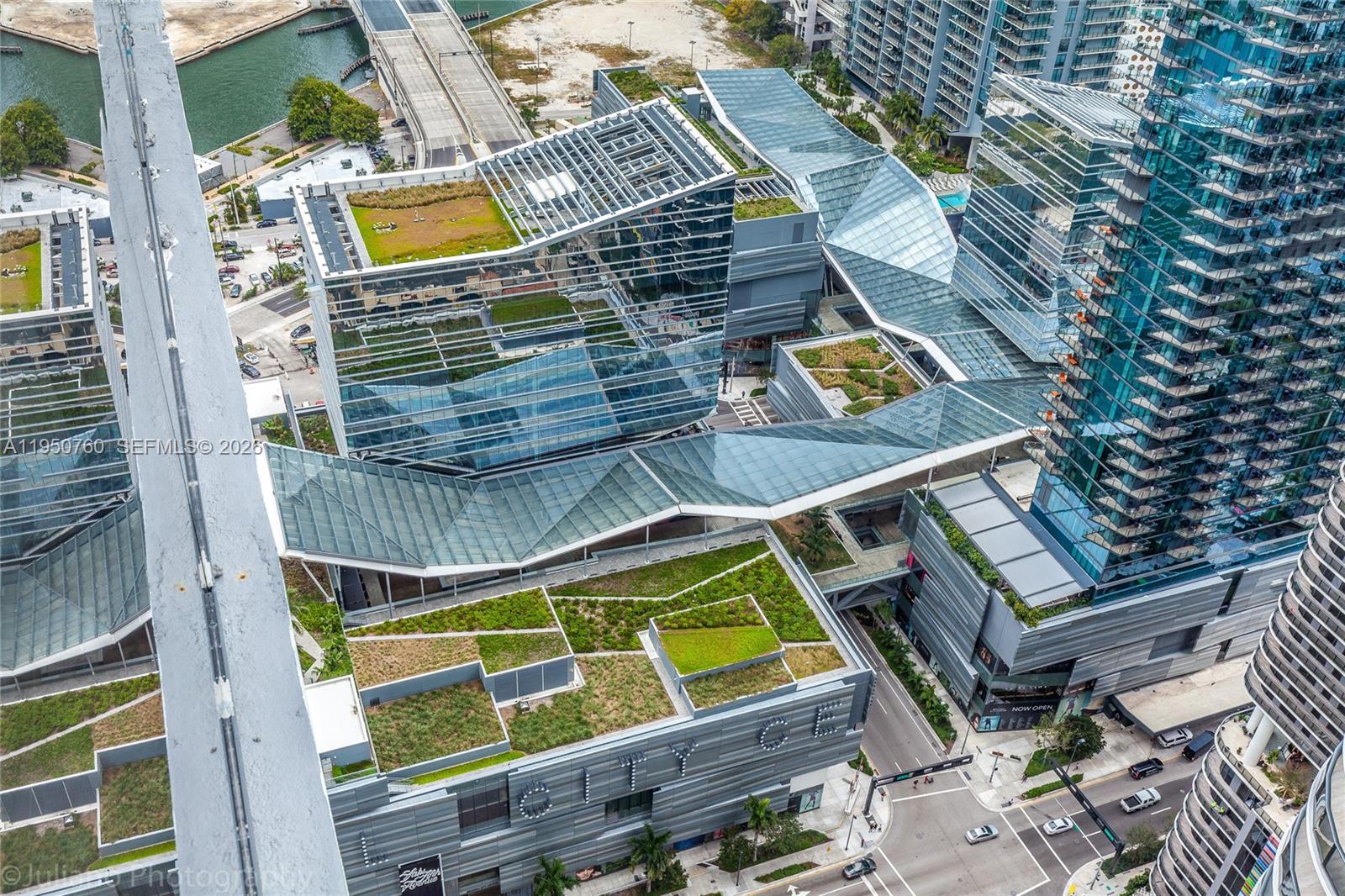 55 SW 9th St #PH4603 Miami, FL 33130