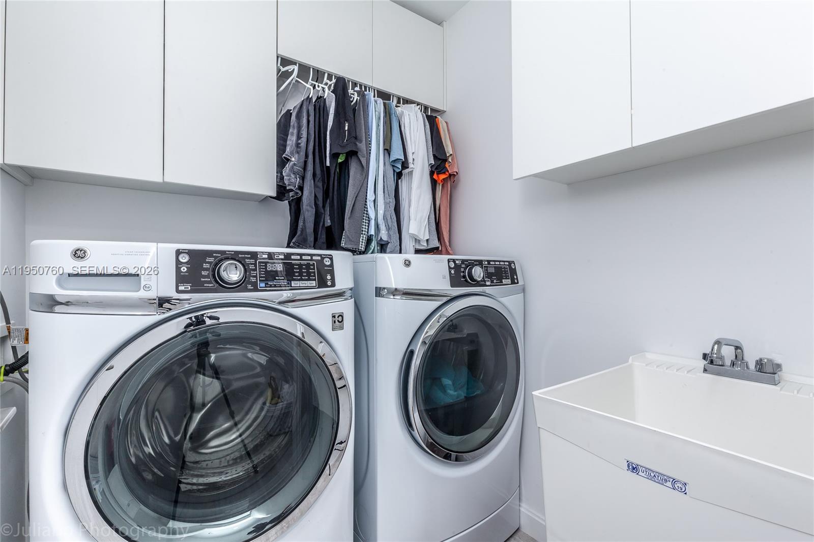 55 SW 9th St #PH4603 Miami, FL 33130