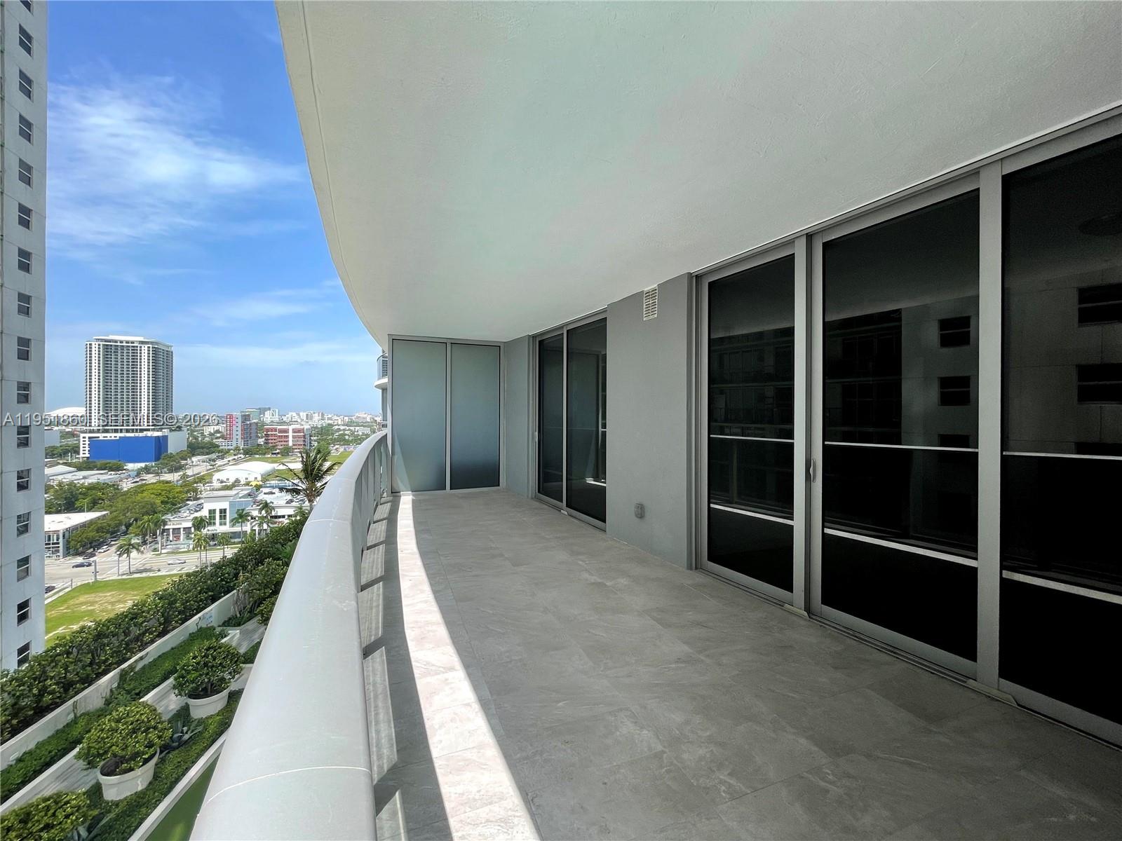 488 NE 18th St #2806