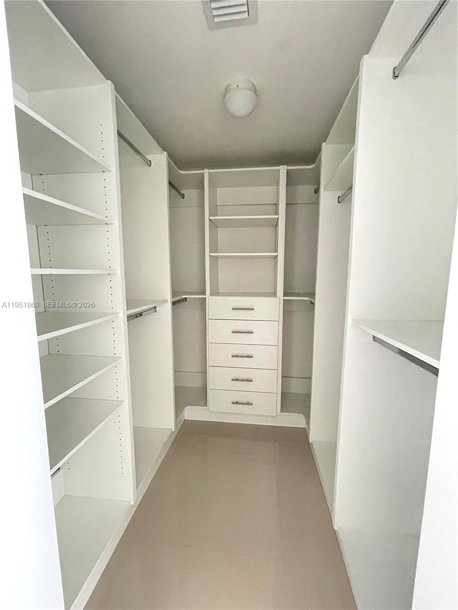 488 NE 18th St #2806 Miami, FL 33132