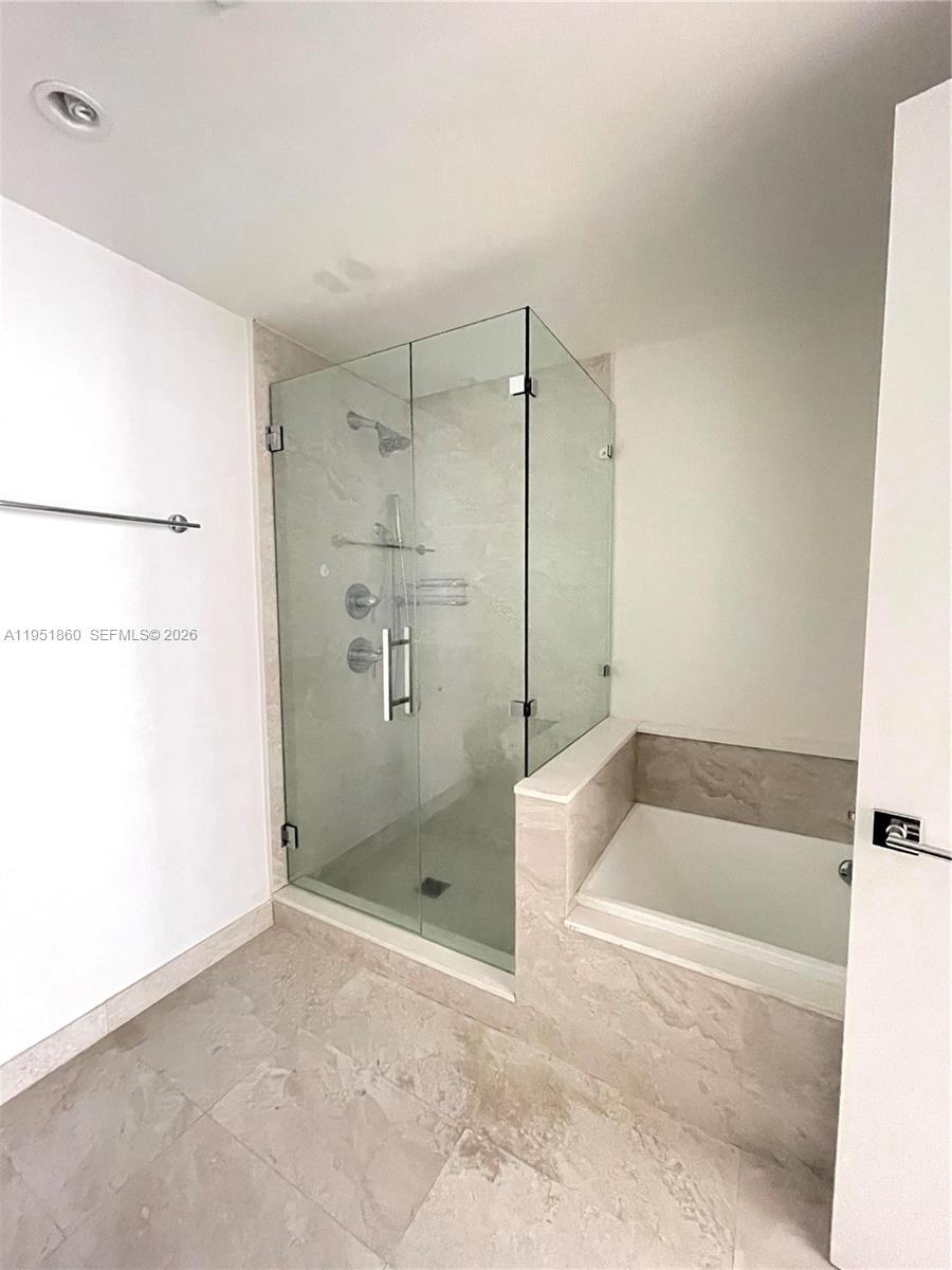 488 NE 18th St #2806 Miami, FL 33132