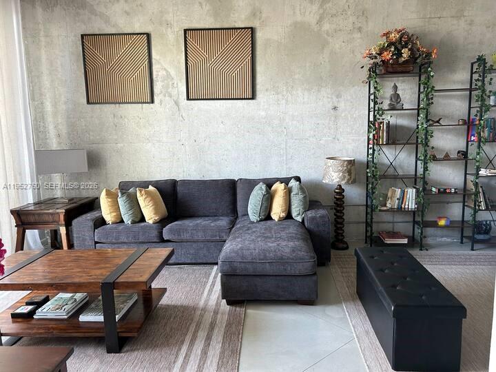 2001 Biscayne Blvd #3401 Miami, FL 33137