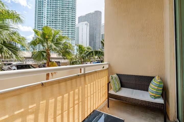 2001 Biscayne Blvd #3401 Miami, FL 33137