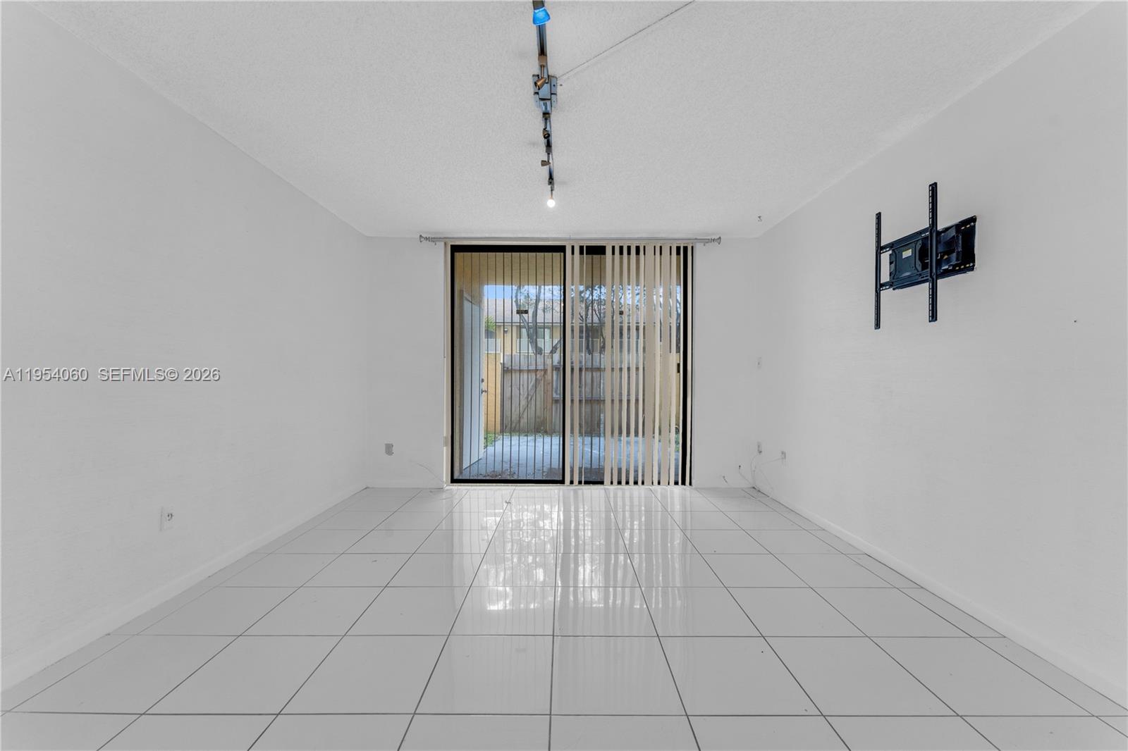 440 NW 214th St #104 Miami Gardens, FL 33169