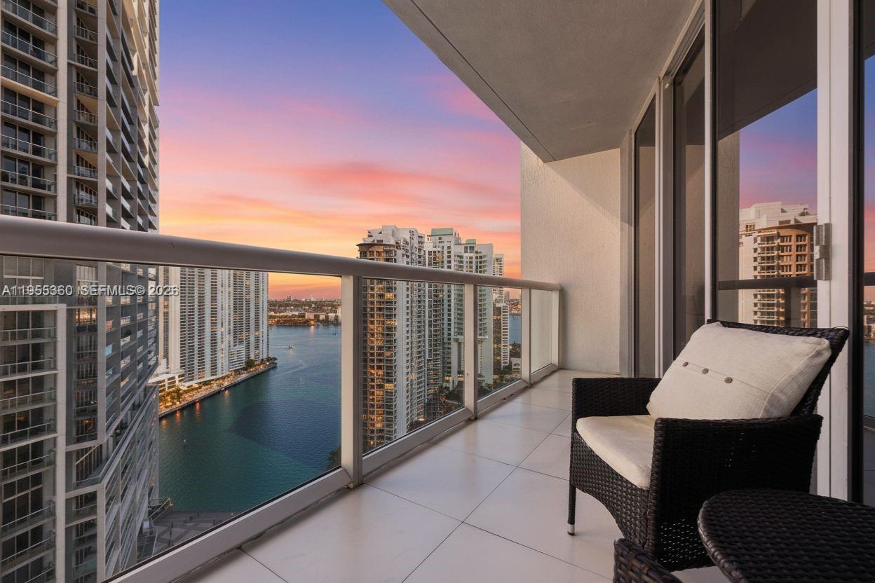 495 Brickell Ave #2206