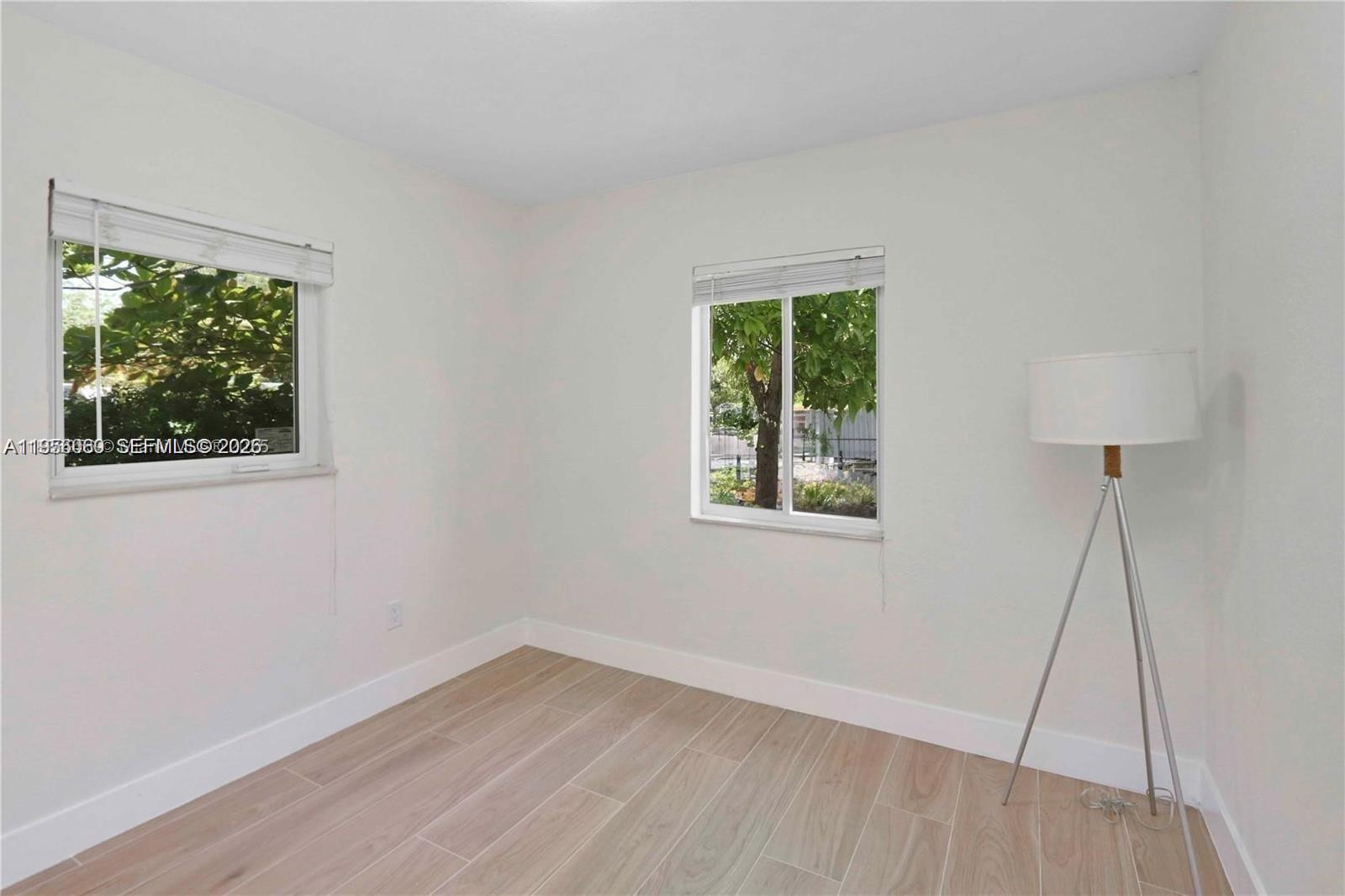 990 NE 159th St North Miami Beach, FL 33162