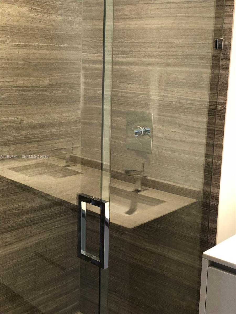 image 1010 Brickell15