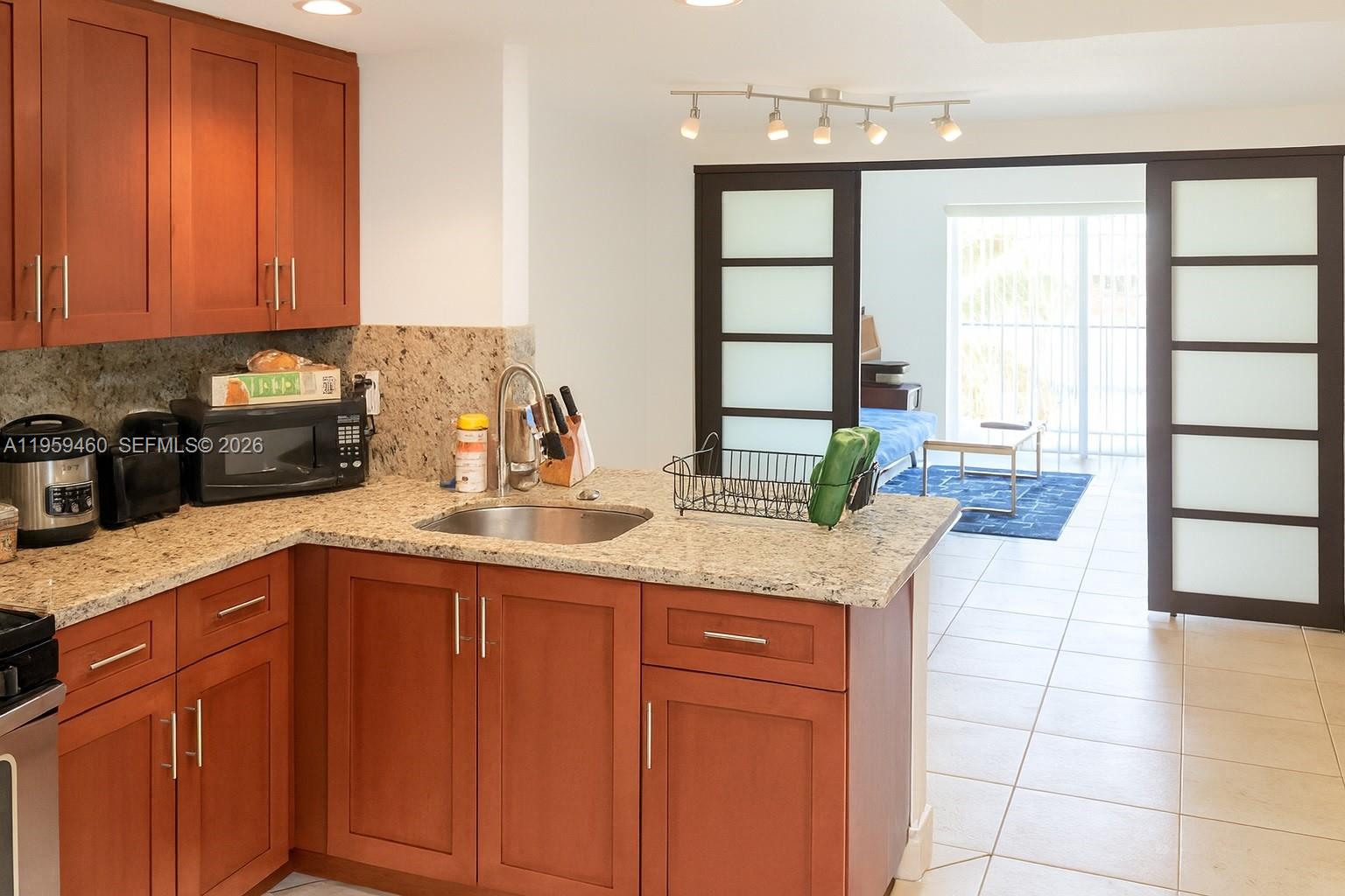 6707 N Kendall Dr #115 Pinecrest, FL 33156