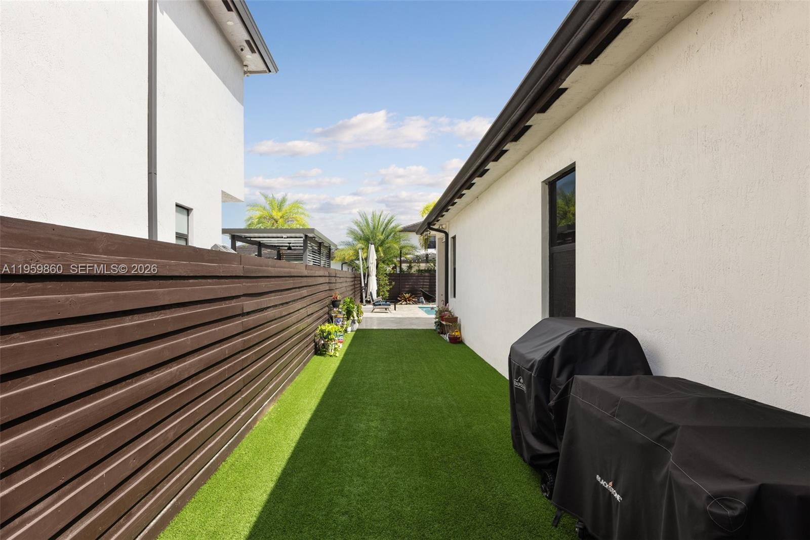 8811 NW 154th Ter Miami Lakes, FL 33018