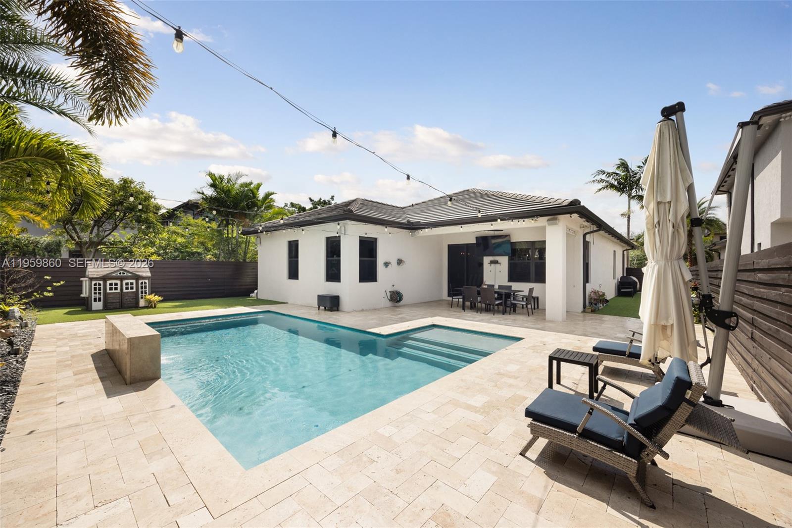 8811 NW 154th Ter Miami Lakes, FL 33018