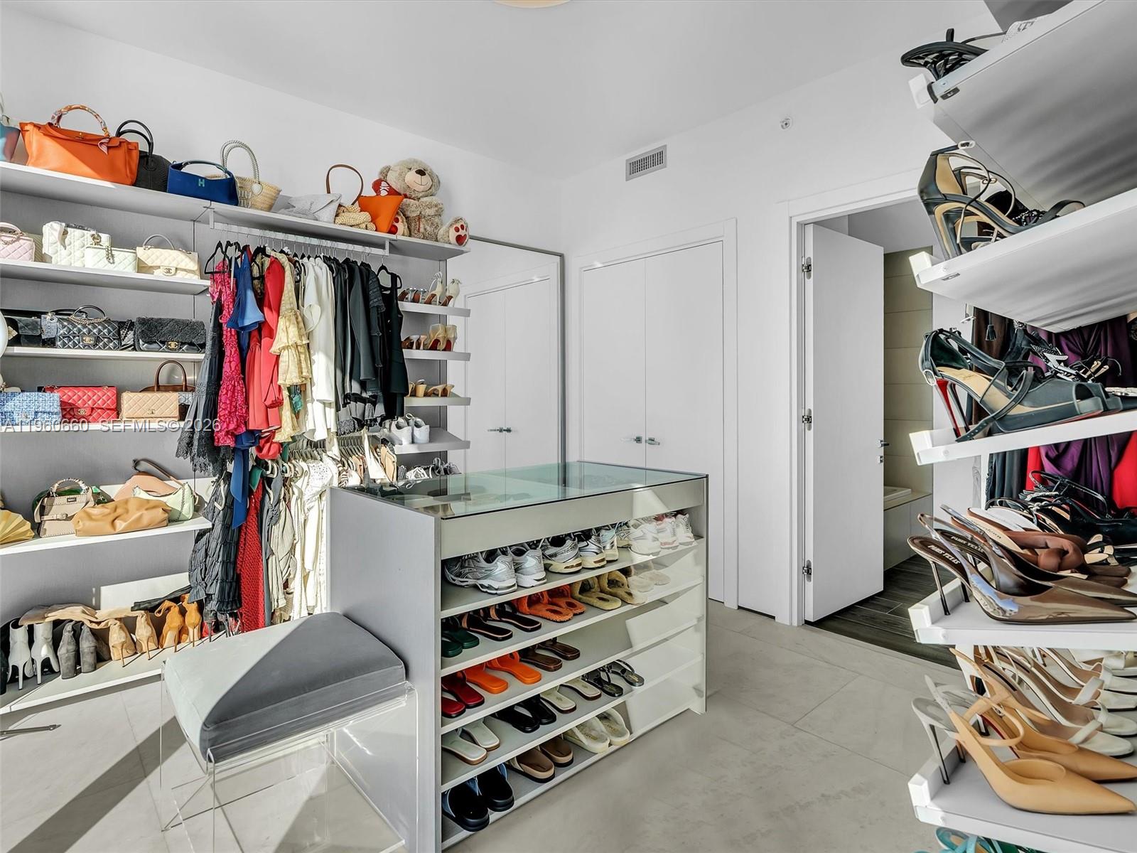 2900 NE 7th Ave #3307 Miami, FL 33137