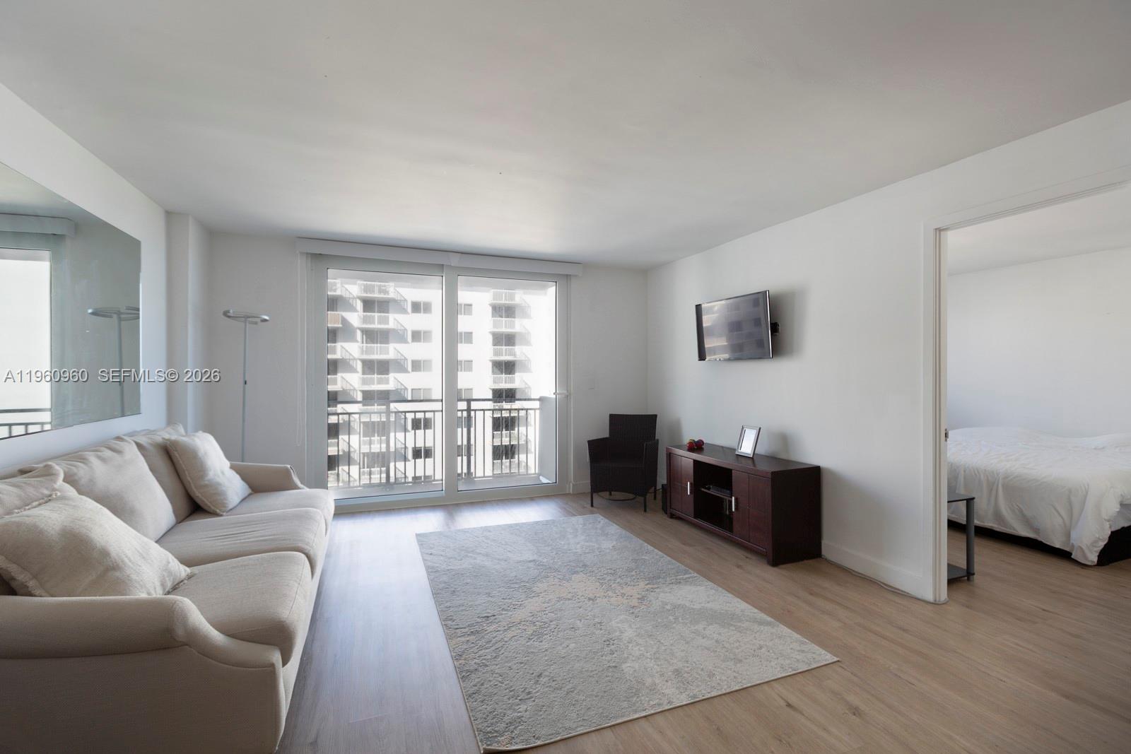 345 Ocean Dr #819 Miami Beach, FL 33139