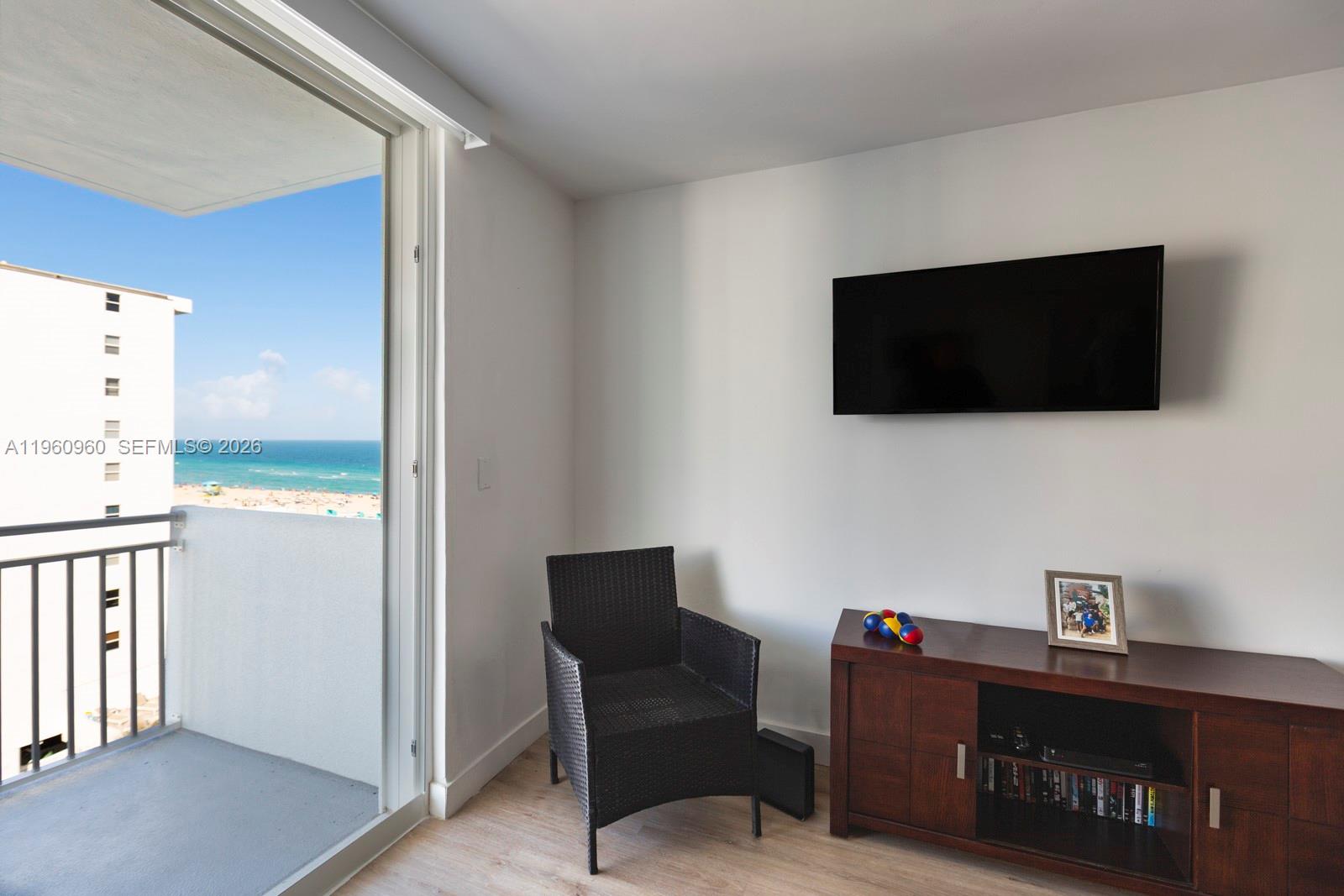 345 Ocean Dr #819 Miami Beach, FL 33139