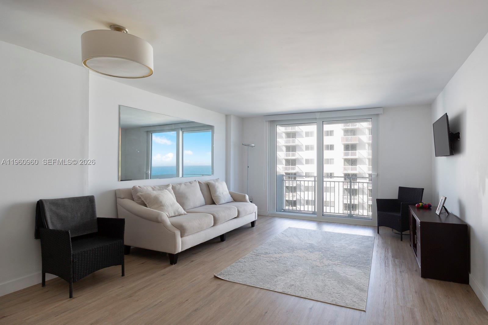 345 Ocean Dr #819 Miami Beach, FL 33139