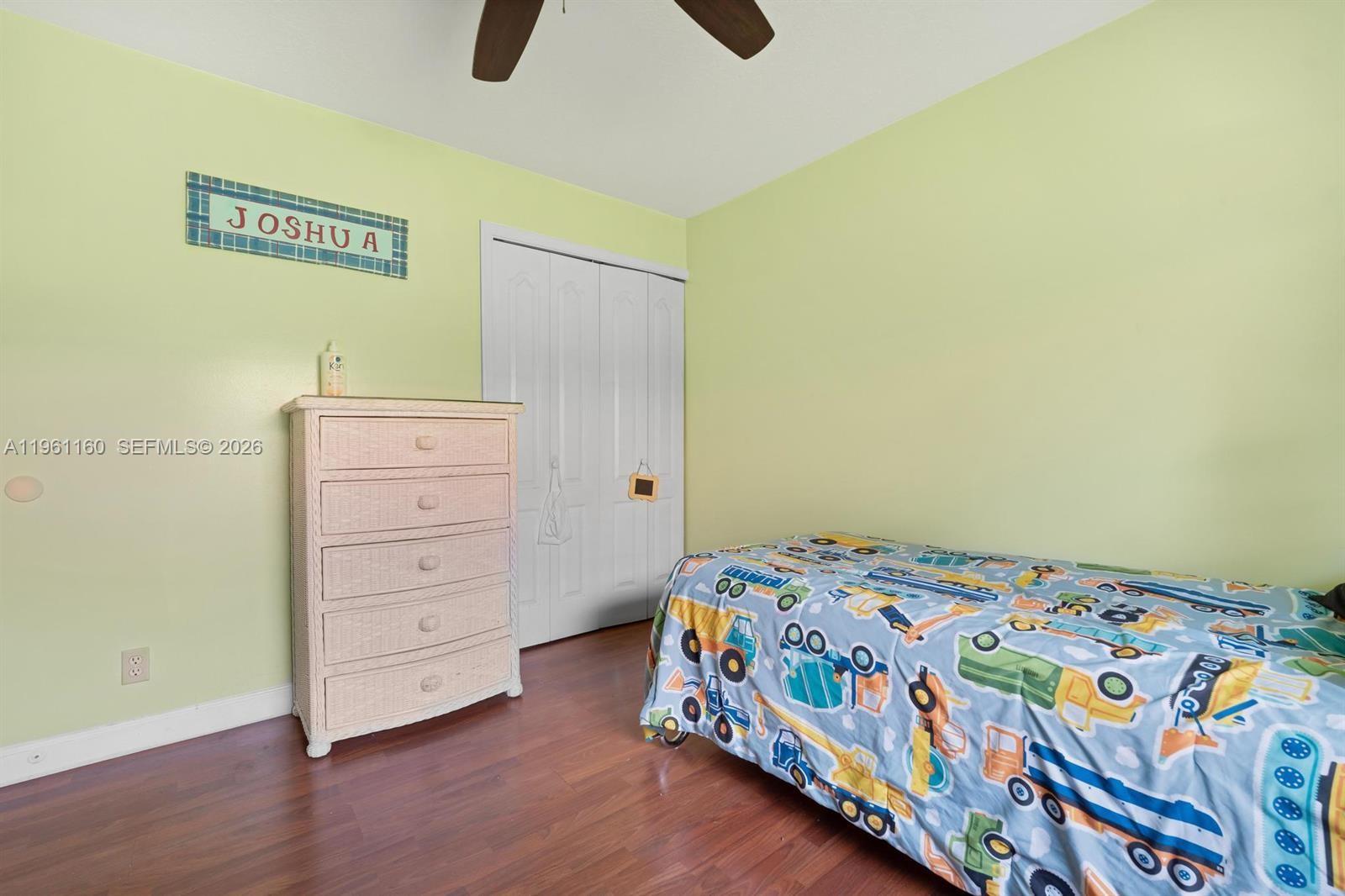 115 Kapok Cres Royal Palm Beach, FL 33411