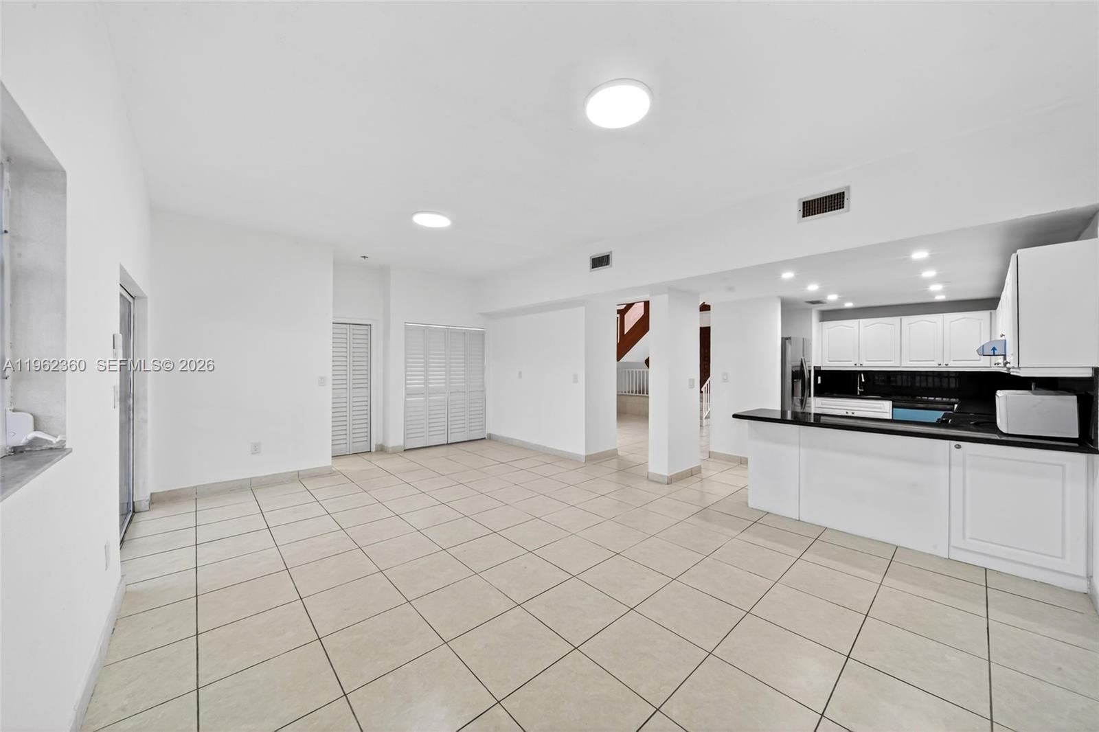 1285 W 42nd Pl Hialeah, FL 33012