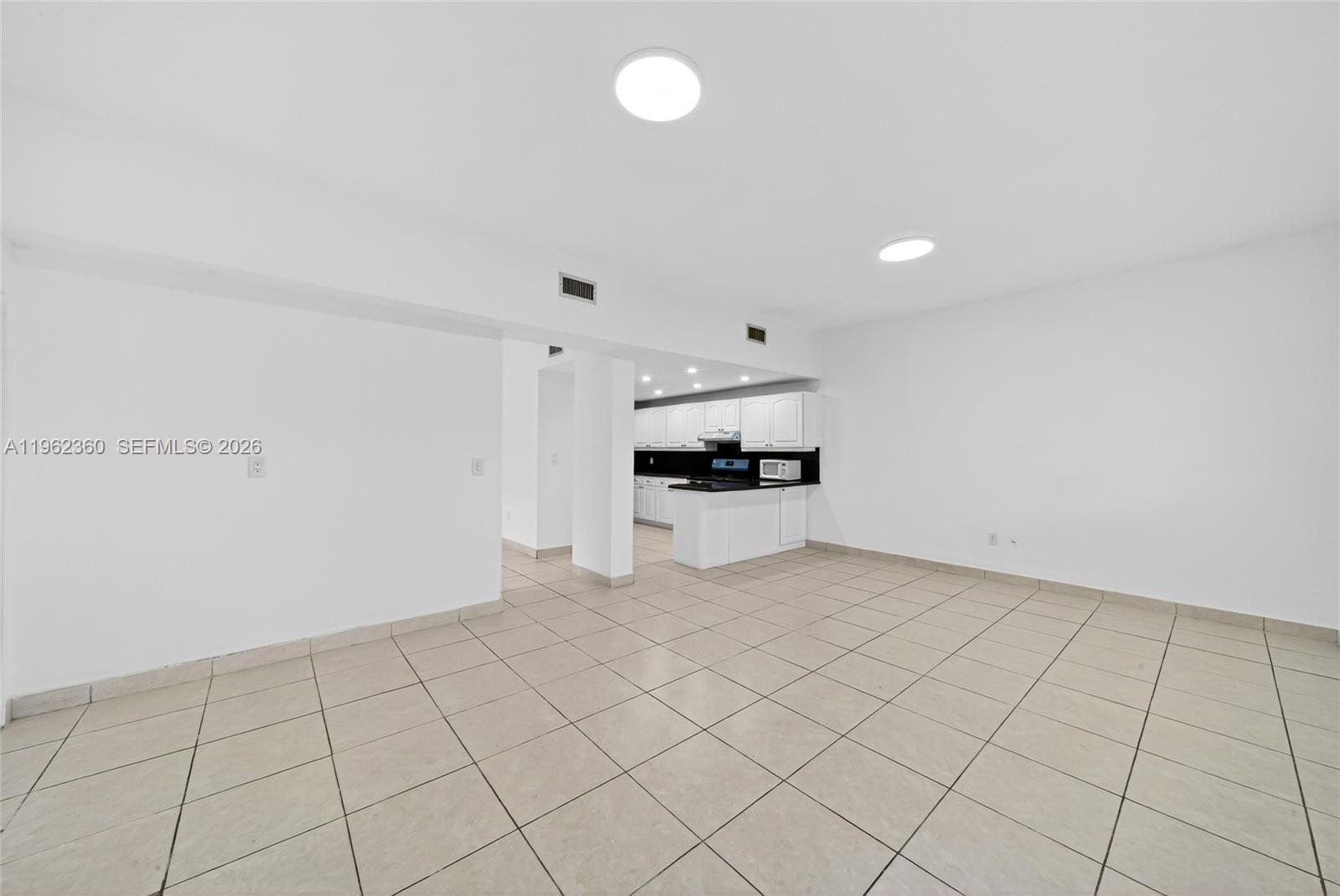 1285 W 42nd Pl Hialeah, FL 33012