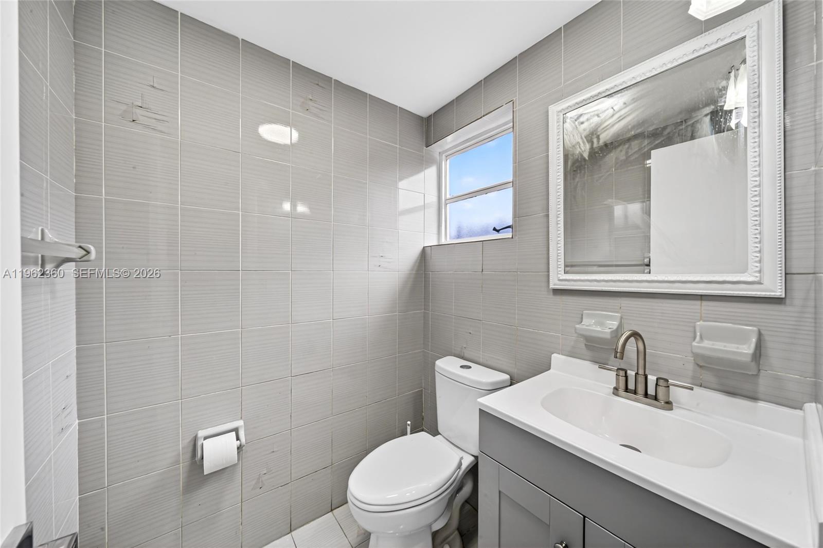 1285 W 42nd Pl Hialeah, FL 33012