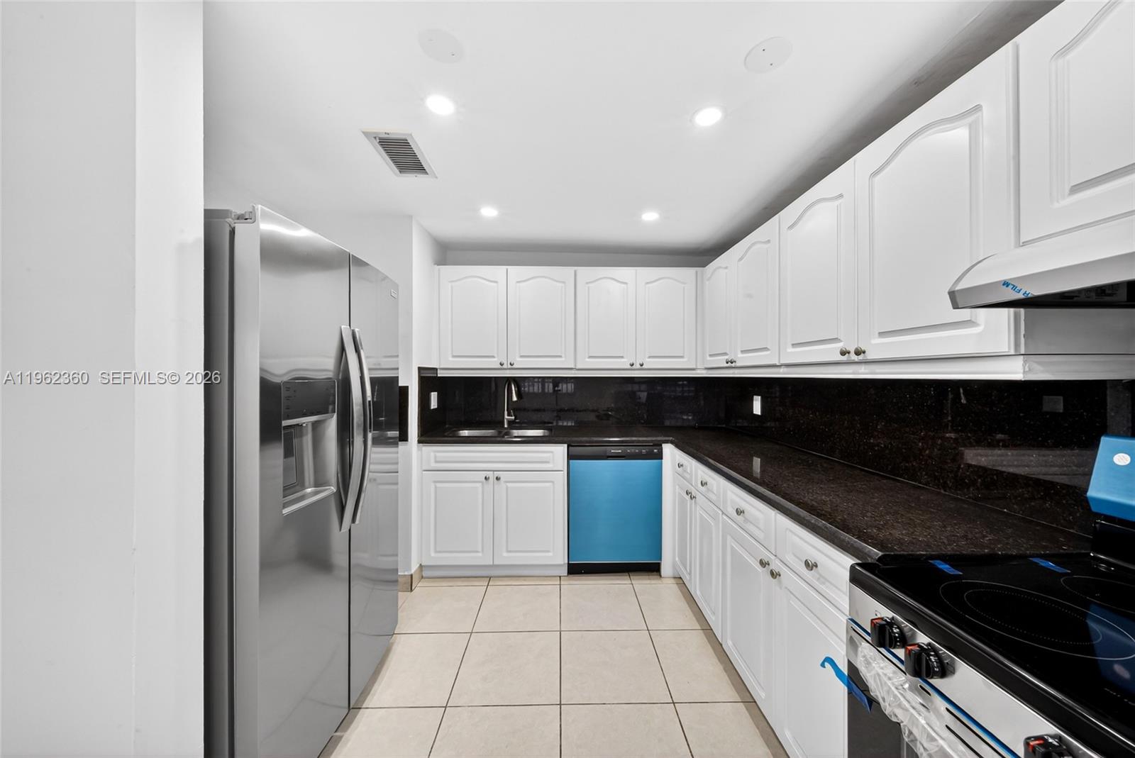 1285 W 42nd Pl Hialeah, FL 33012