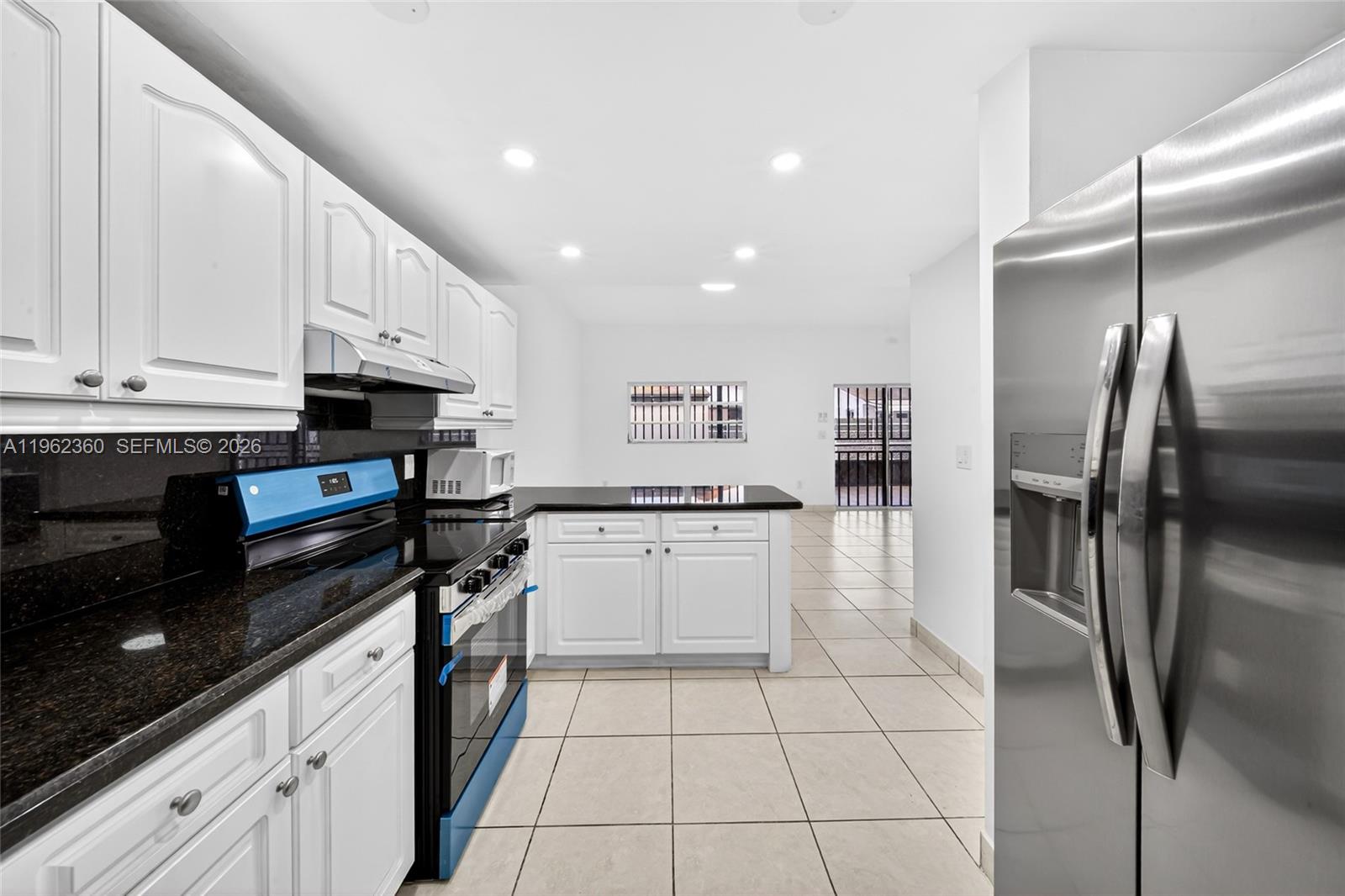 1285 W 42nd Pl Hialeah, FL 33012