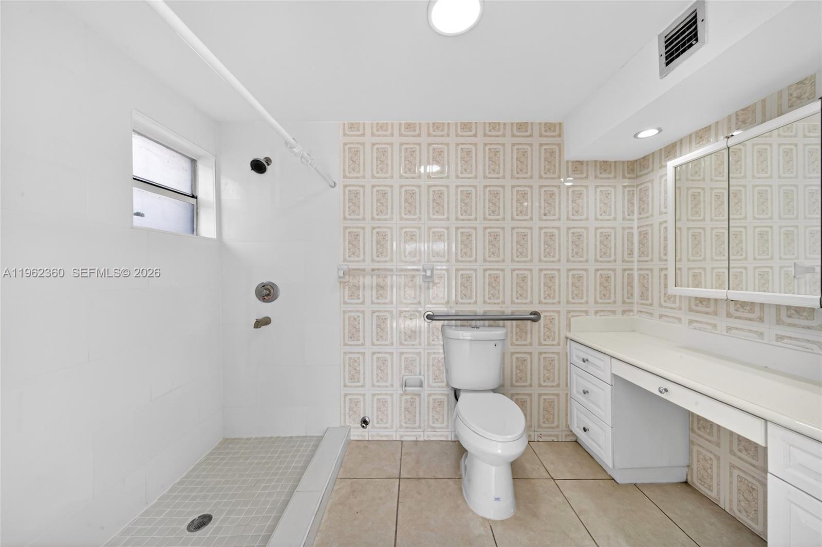 1285 W 42nd Pl Hialeah, FL 33012