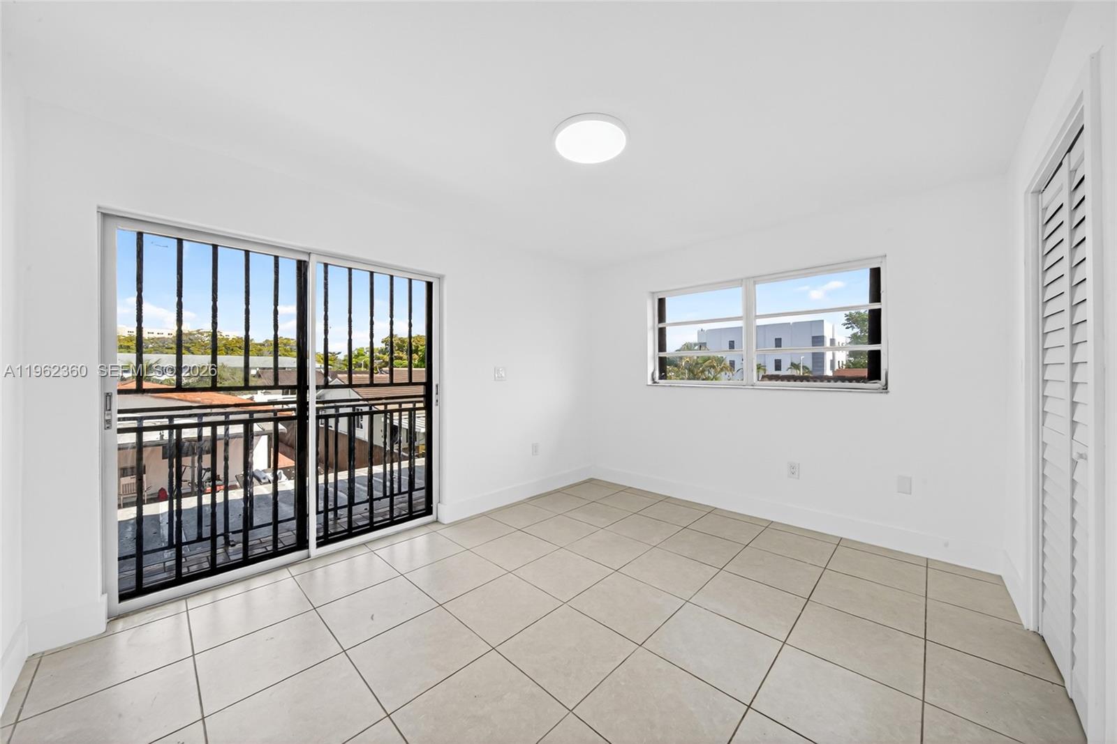 1285 W 42nd Pl Hialeah, FL 33012