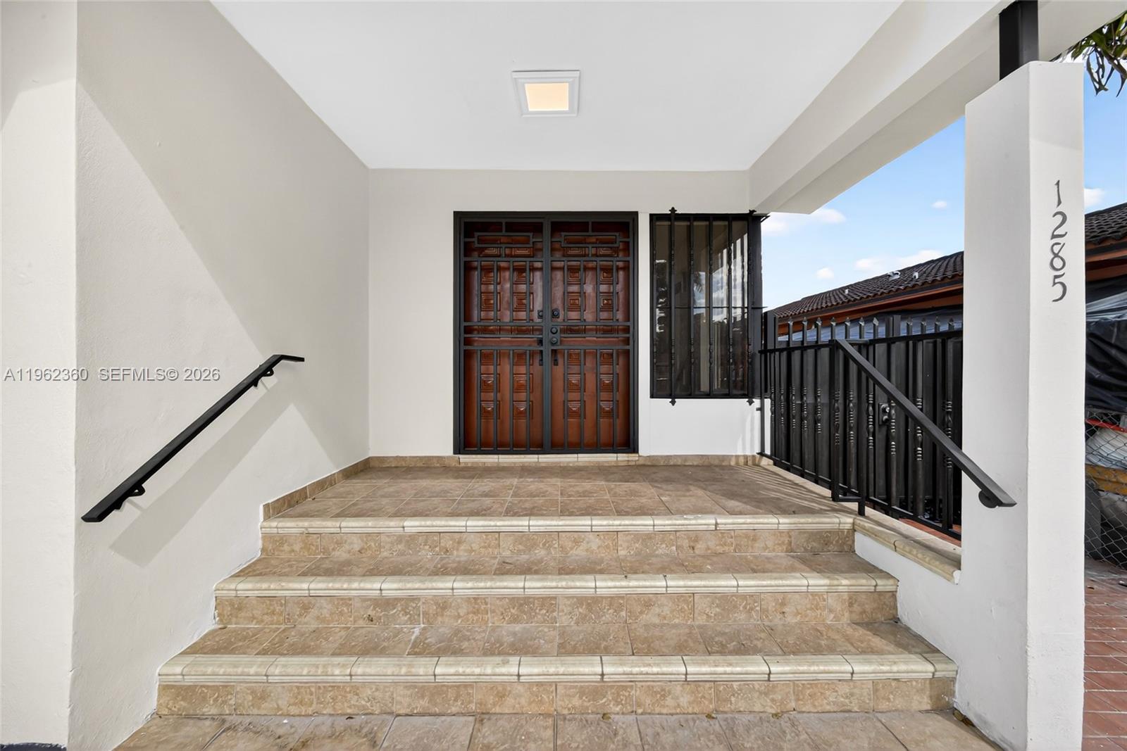 1285 W 42nd Pl Hialeah, FL 33012