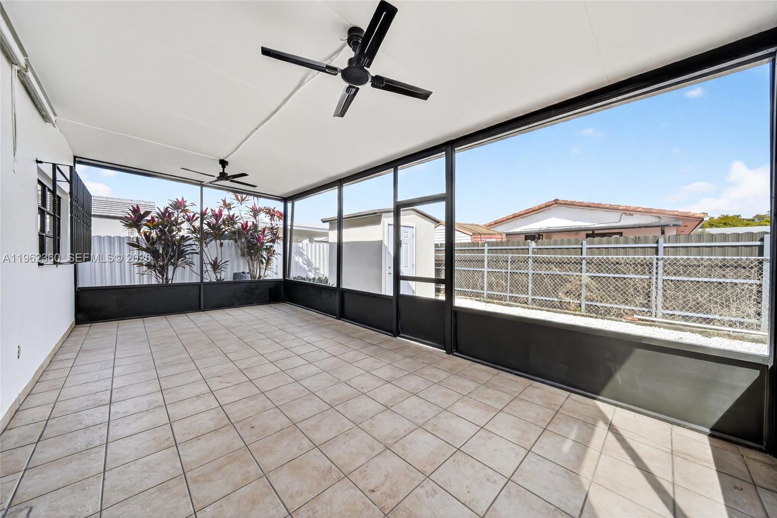 1285 W 42nd Pl Hialeah, FL 33012