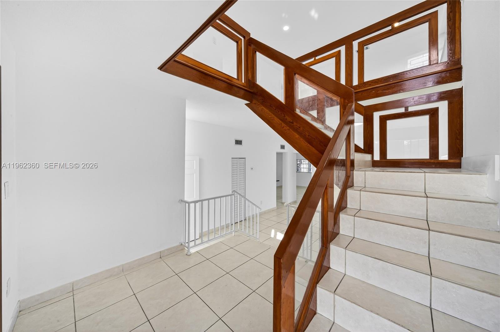 1285 W 42nd Pl Hialeah, FL 33012