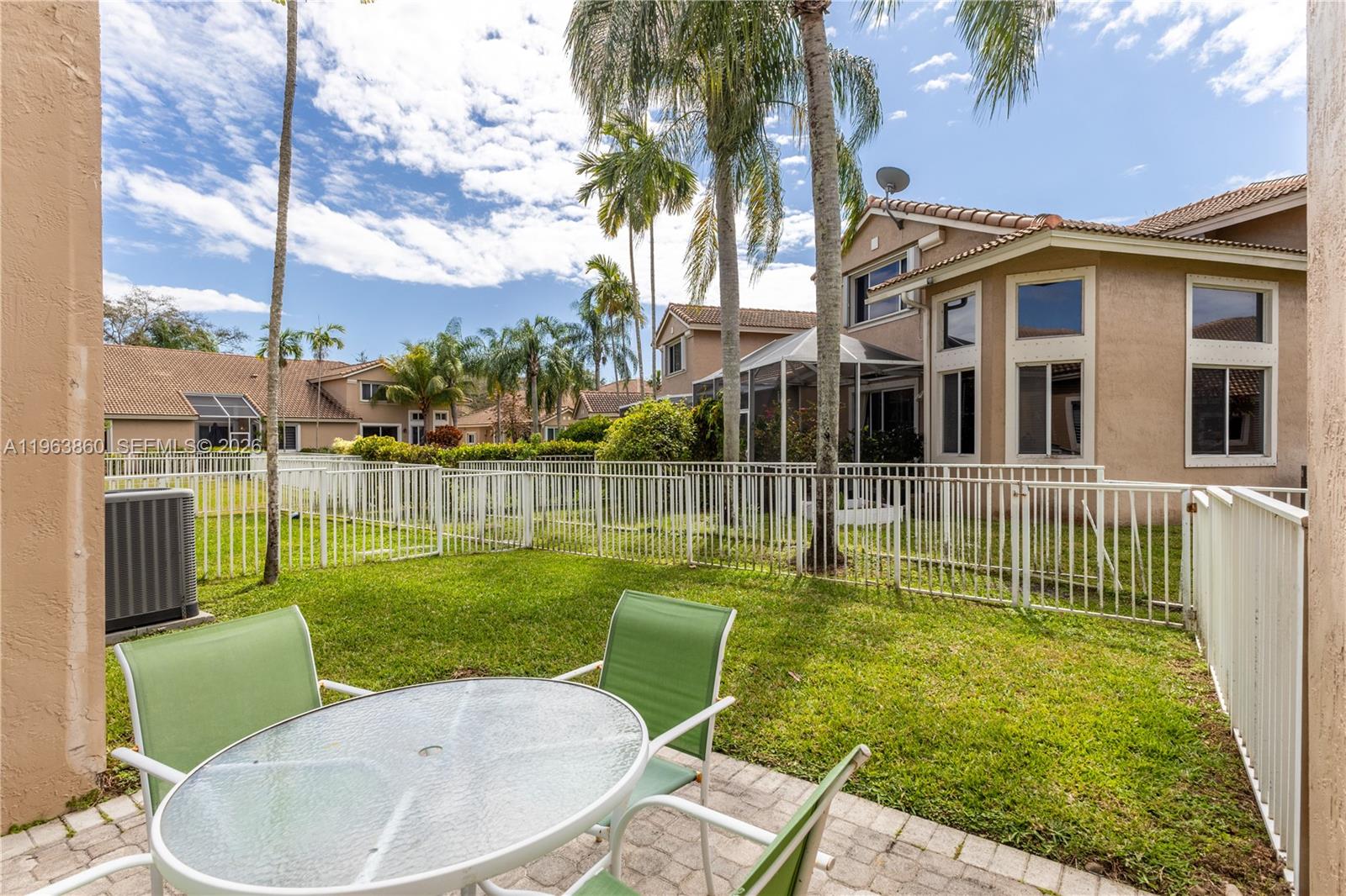 15832 SW 10th St Pembroke Pines, FL 33027