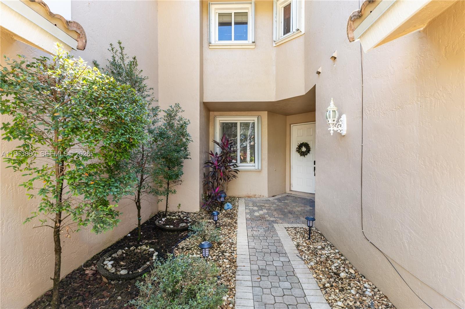 15832 SW 10th St Pembroke Pines, FL 33027