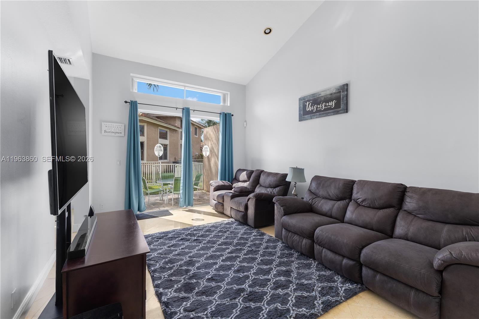 15832 SW 10th St Pembroke Pines, FL 33027